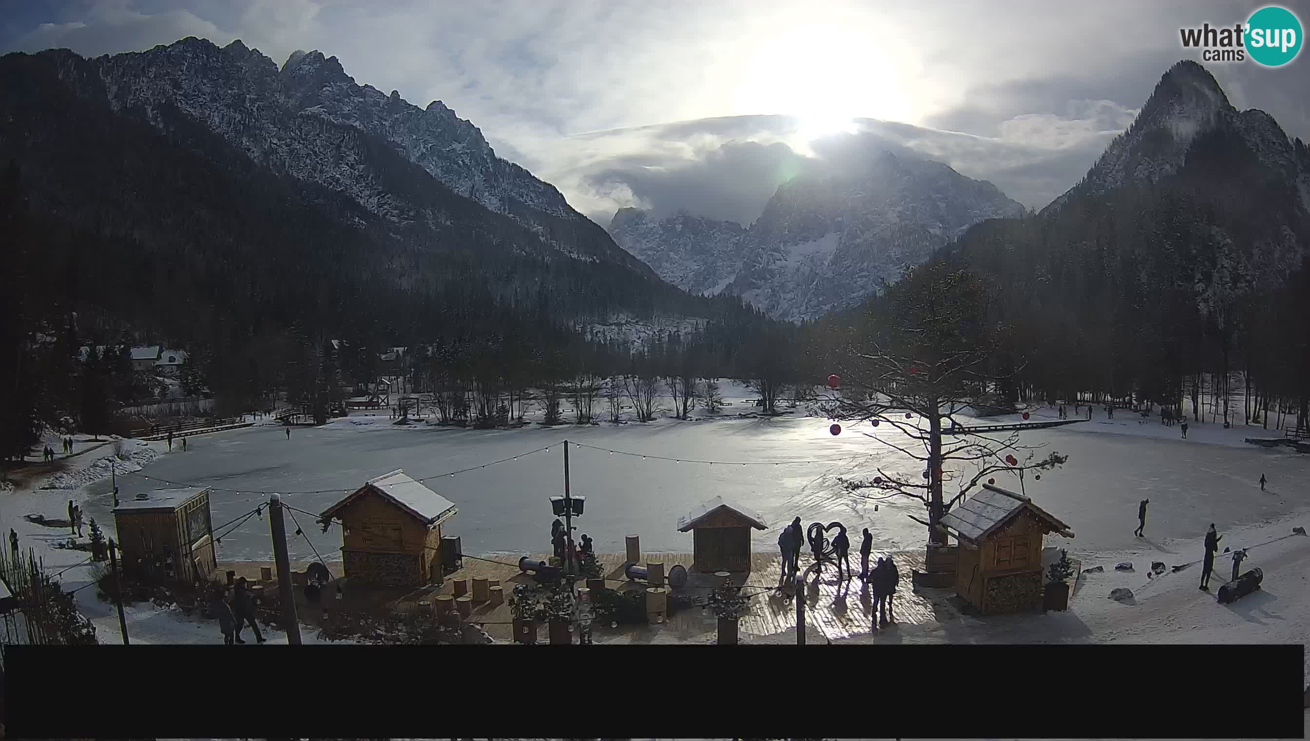 Spletna kamera v živo Jezero Jasna – Kranjska Gora