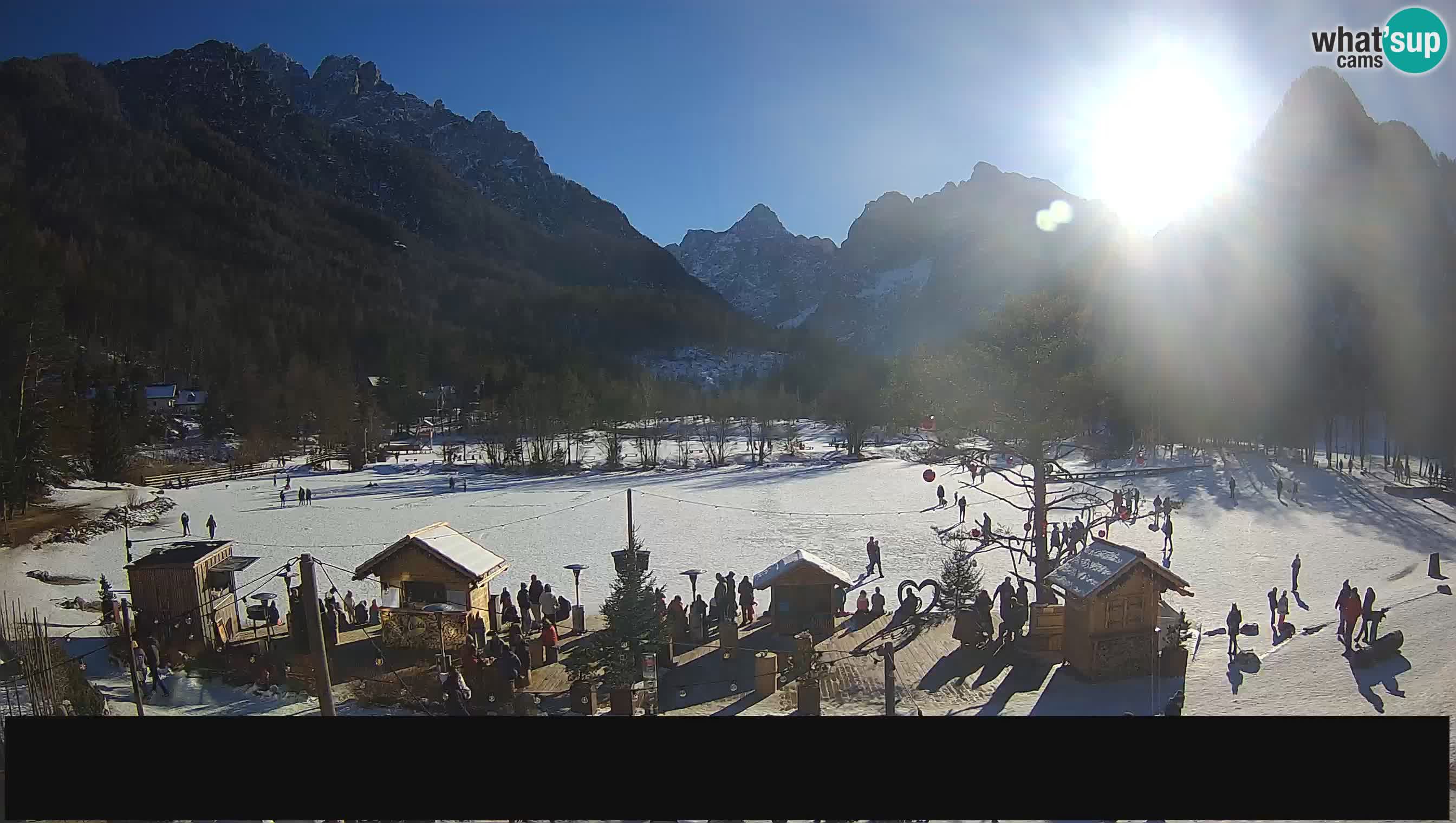 Spletna kamera v živo Jezero Jasna – Kranjska Gora