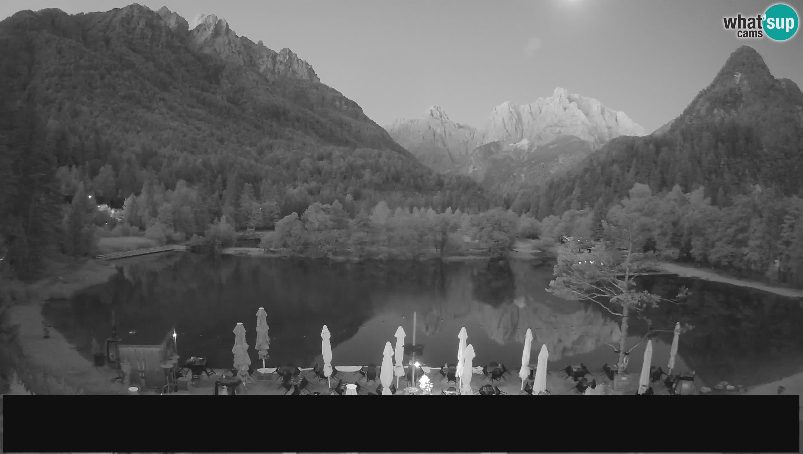 Spletna kamera v živo Jezero Jasna – Kranjska Gora