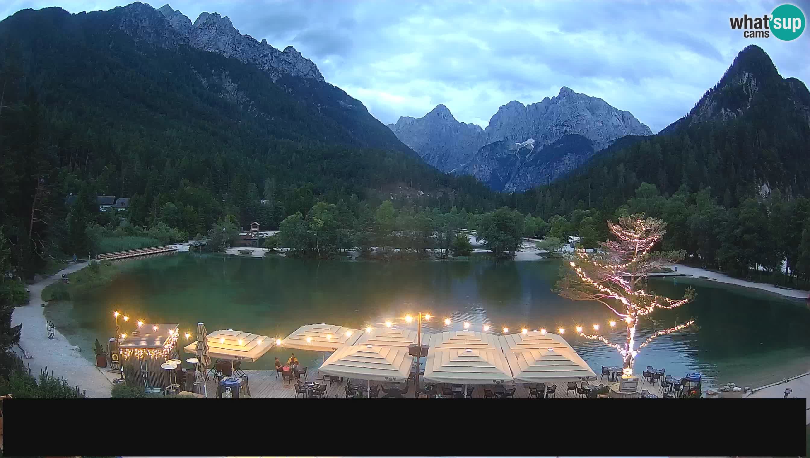 Spletna kamera v živo Jezero Jasna – Kranjska Gora