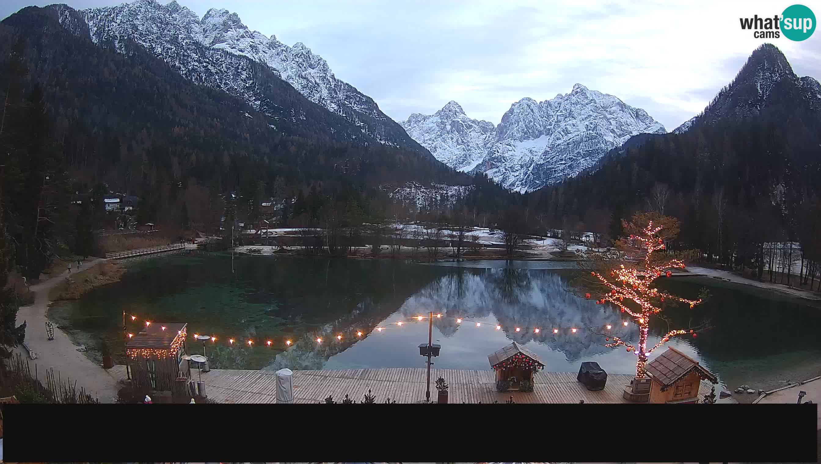 Spletna kamera v živo Jezero Jasna – Kranjska Gora