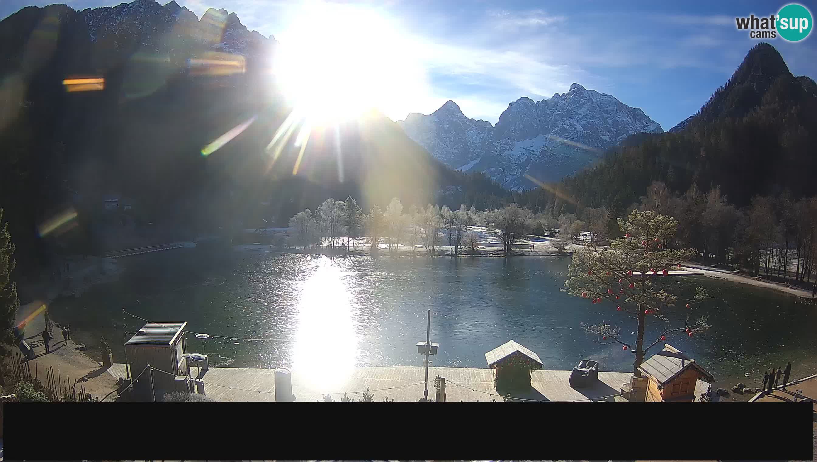 Spletna kamera v živo Jezero Jasna – Kranjska Gora