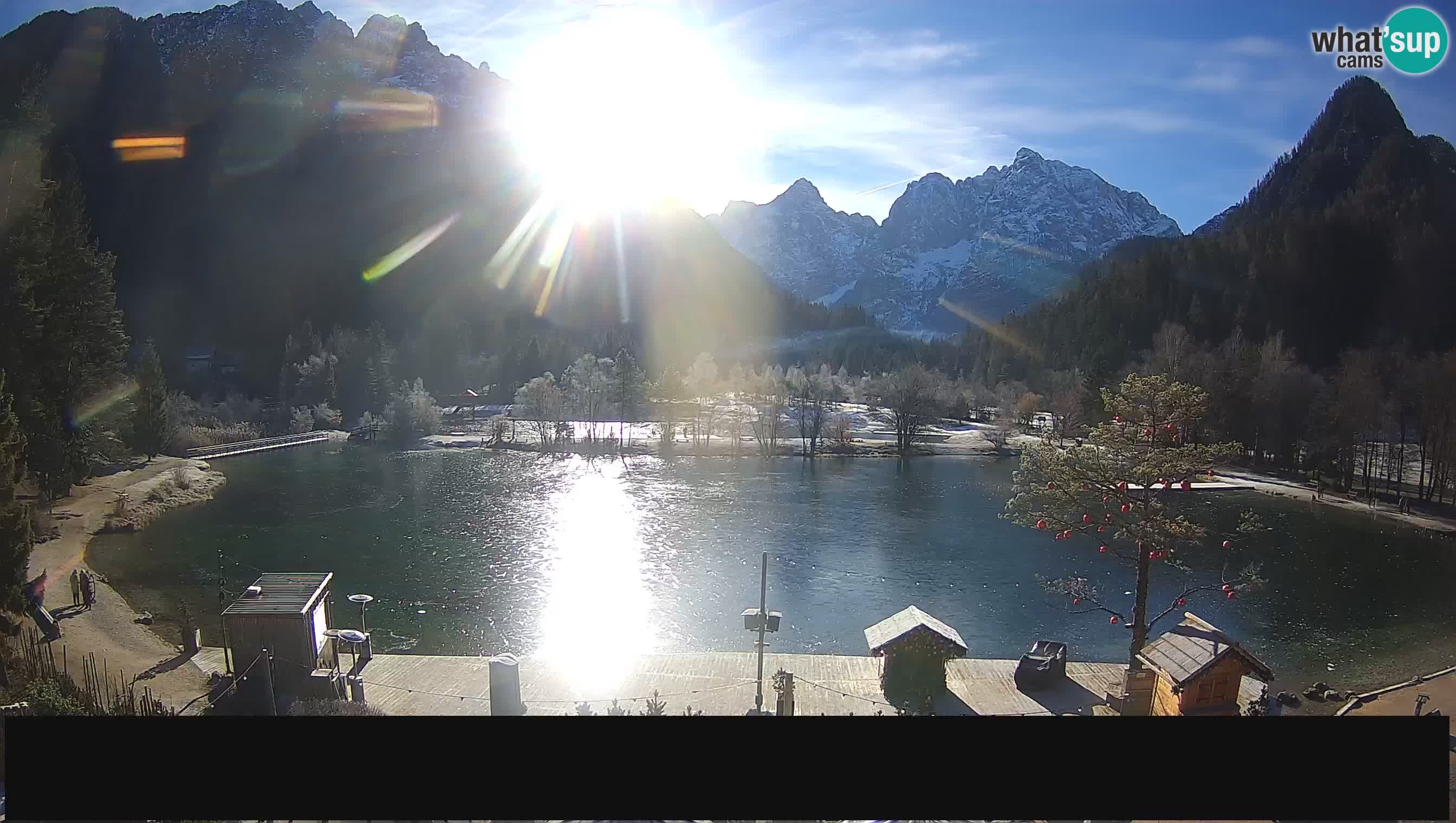 Spletna kamera v živo Jezero Jasna – Kranjska Gora