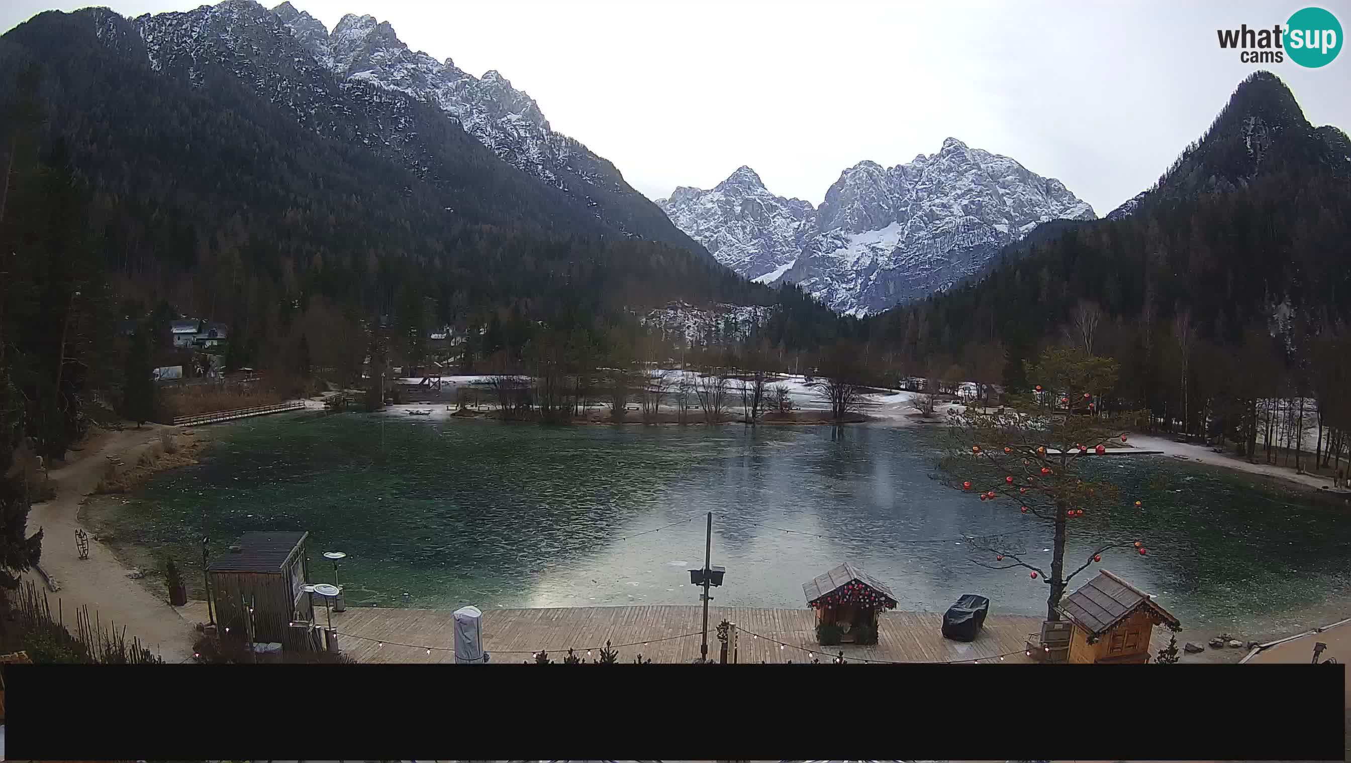 Spletna kamera v živo Jezero Jasna – Kranjska Gora