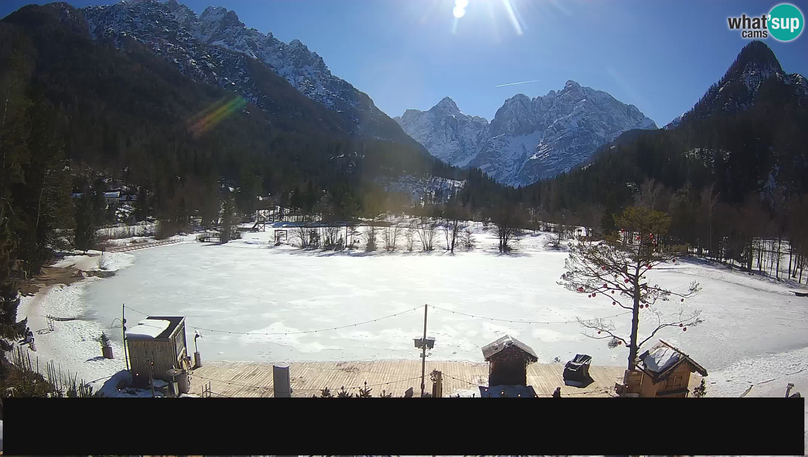 Spletna kamera v živo Jezero Jasna – Kranjska Gora