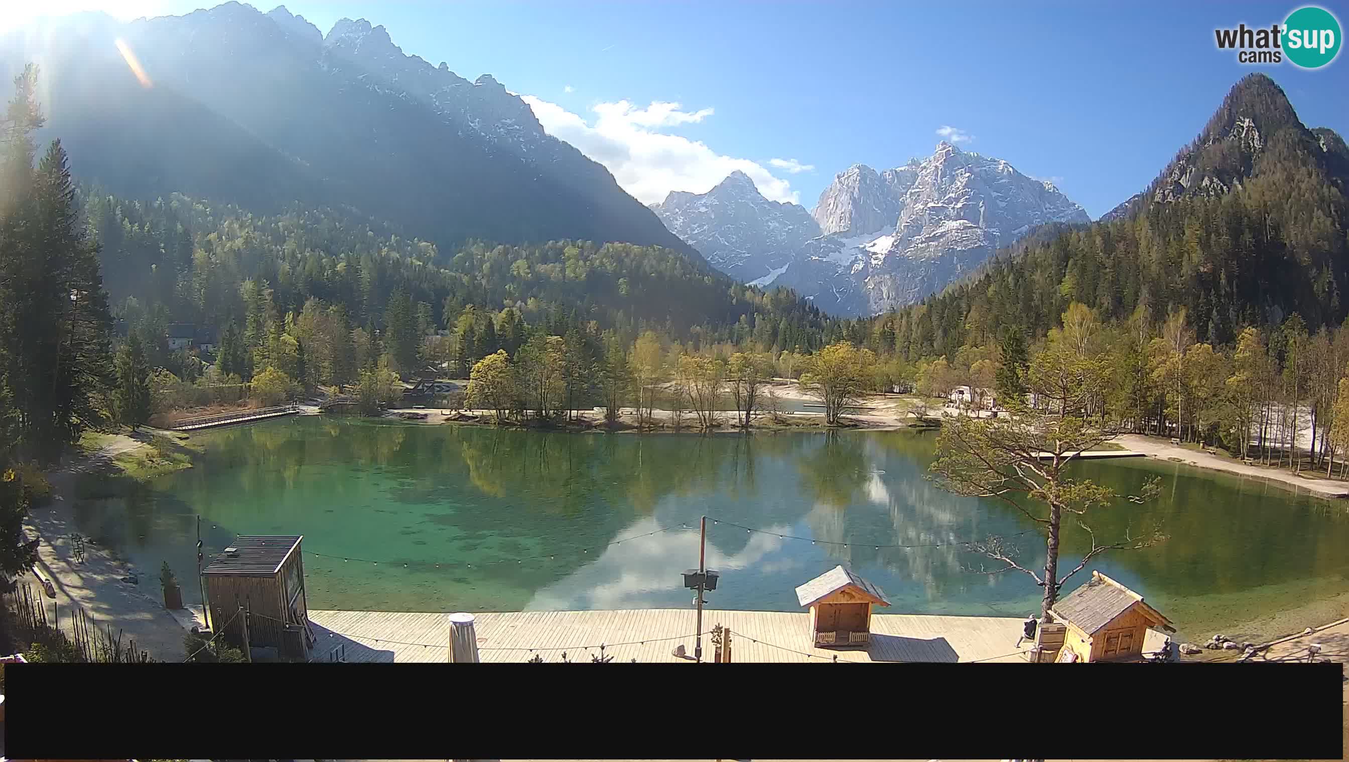 Spletna kamera v živo Jezero Jasna – Kranjska Gora