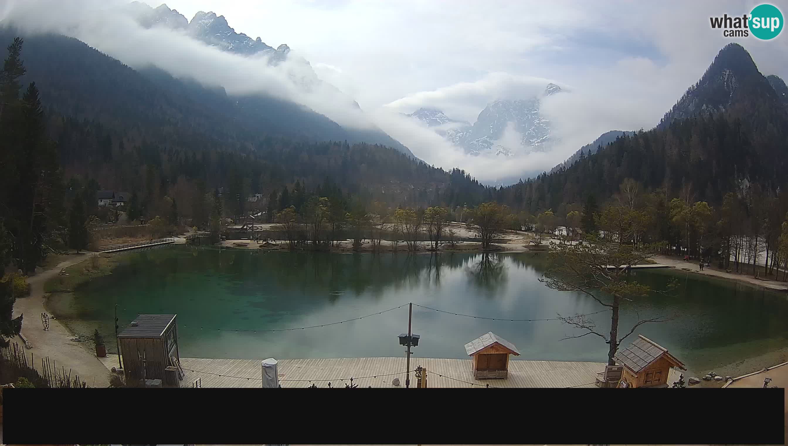 Spletna kamera v živo Jezero Jasna – Kranjska Gora