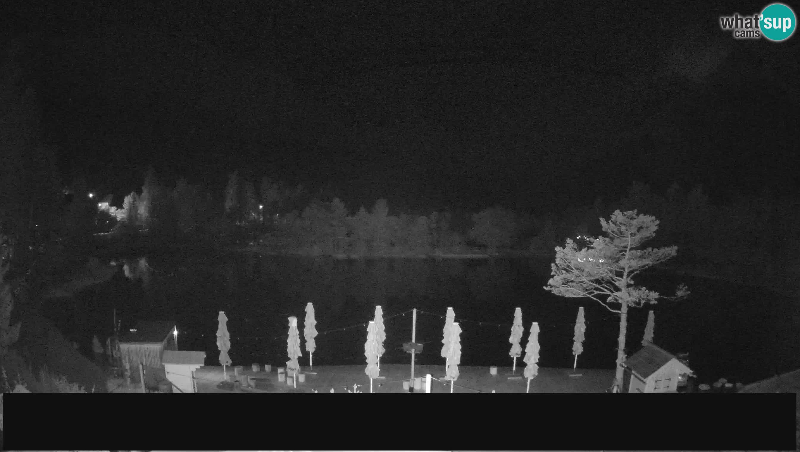 Spletna kamera v živo Jezero Jasna – Kranjska Gora