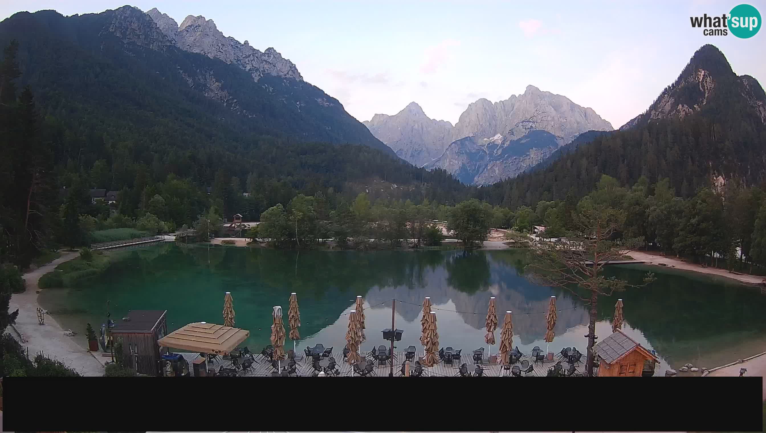 Spletna kamera v živo Jezero Jasna – Kranjska Gora