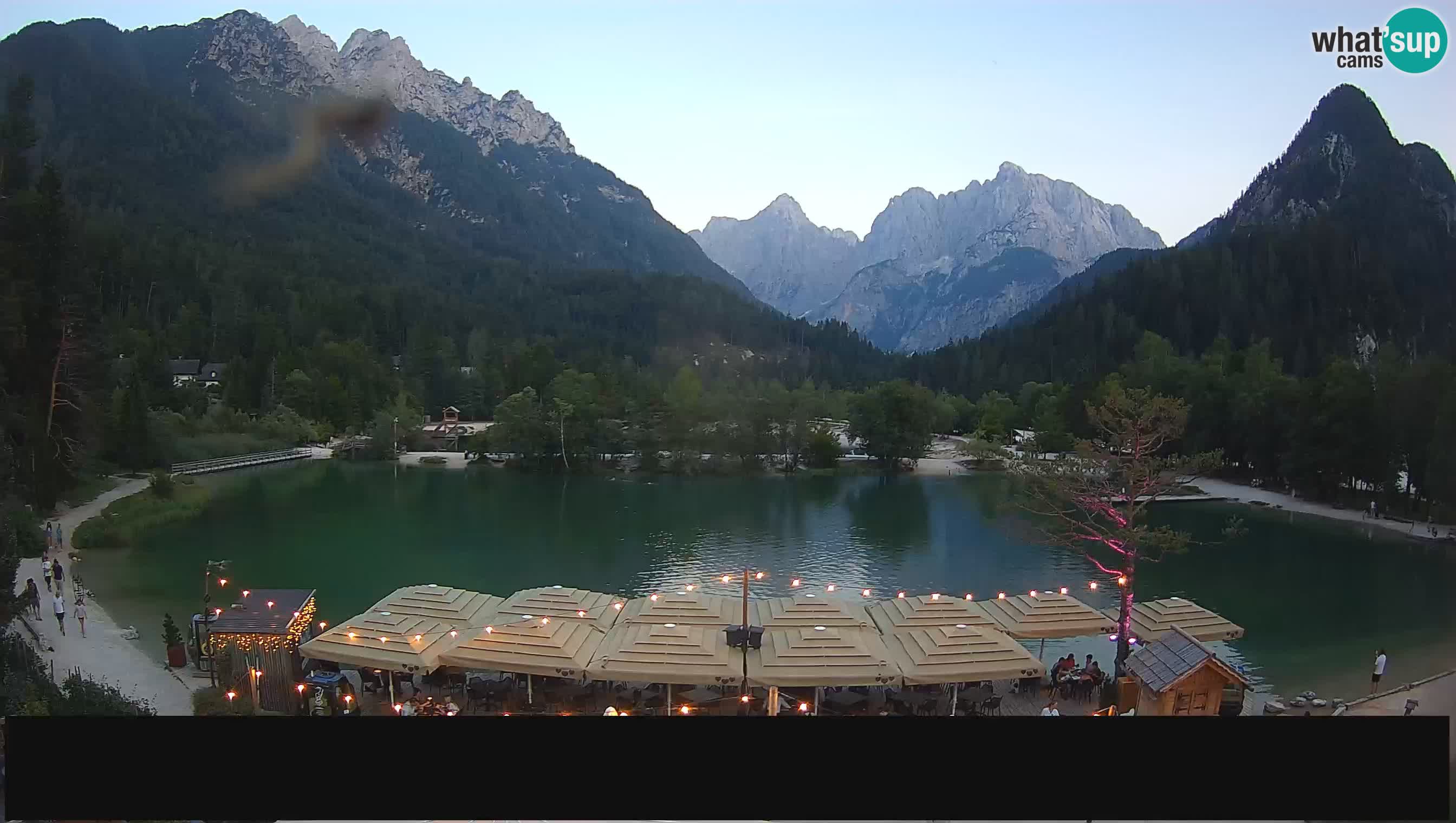 Spletna kamera v živo Jezero Jasna – Kranjska Gora