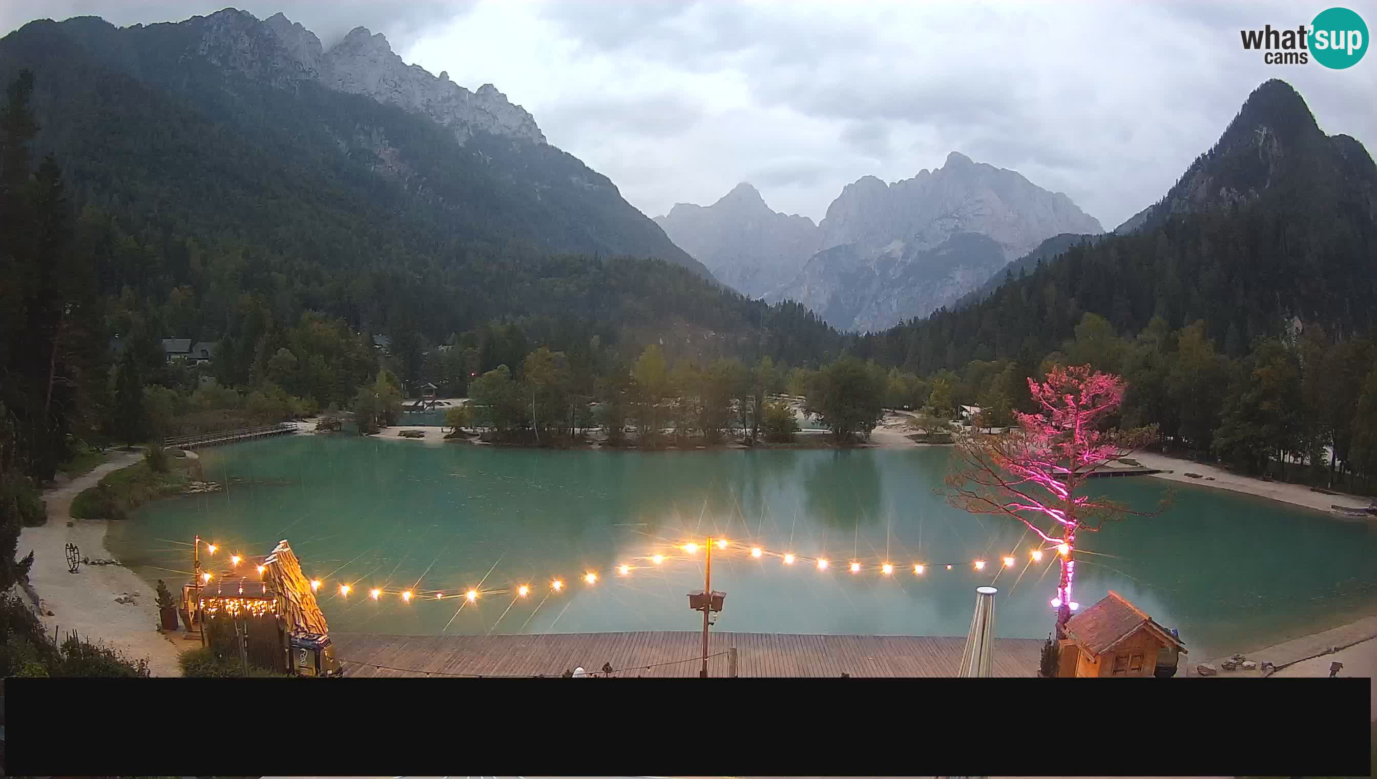 Spletna kamera v živo Jezero Jasna – Kranjska Gora