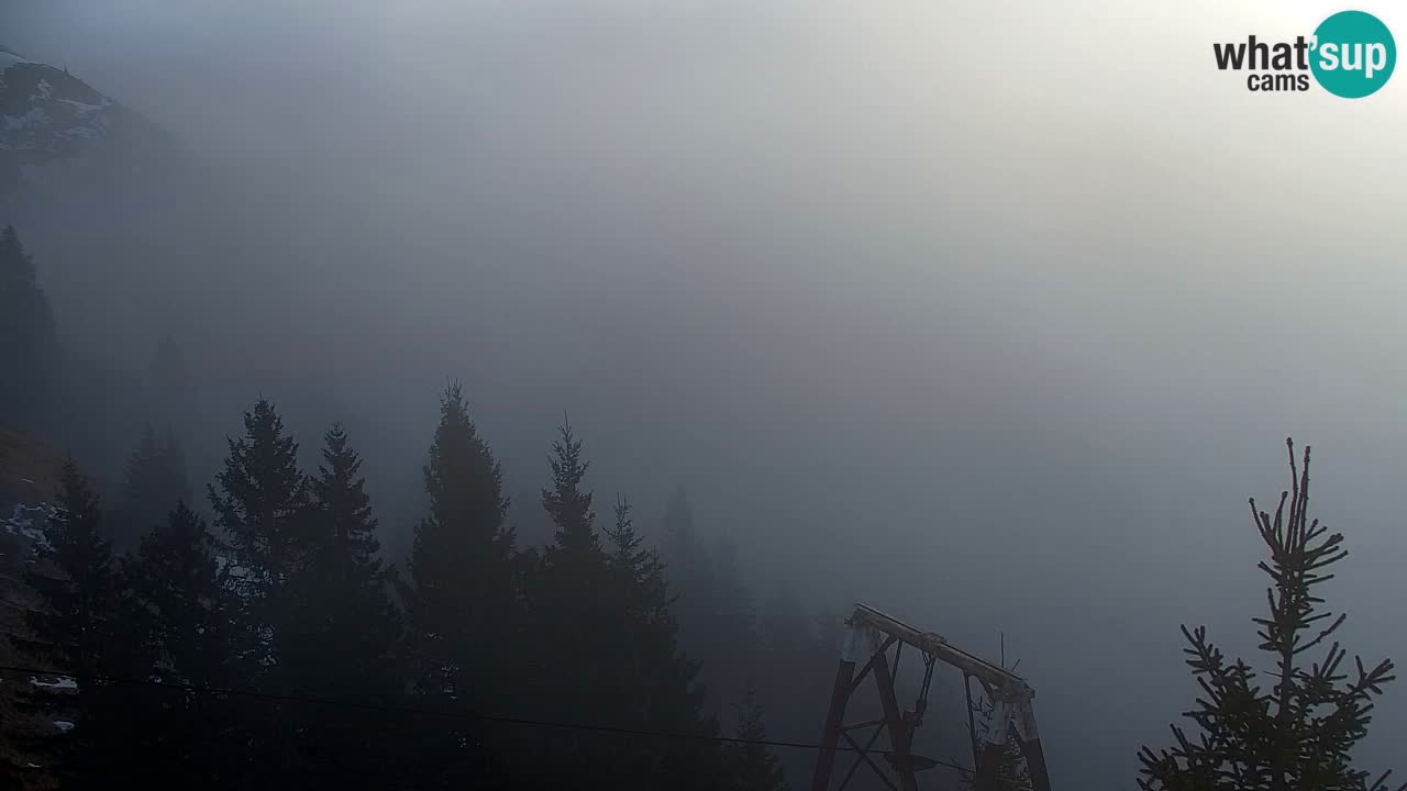 Spletna kamera Koča na Golici (1582 m) – Jesenice