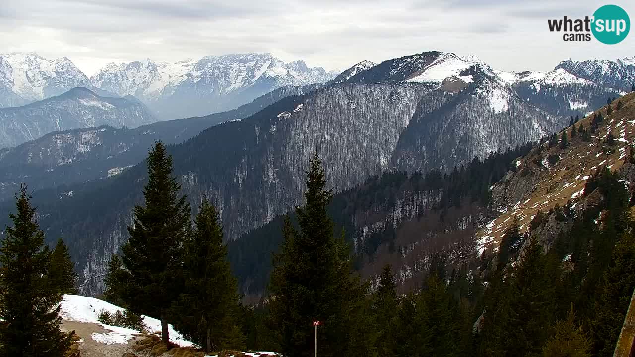 Spletna kamera Koča na Golici (1582 m) – Jesenice