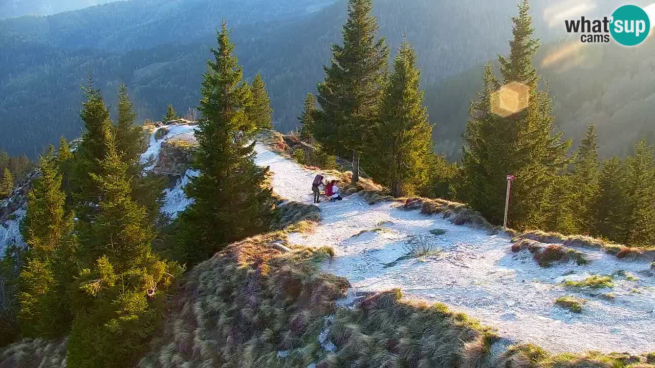 Spletna kamera Koča na Golici (1582 m) – Jesenice