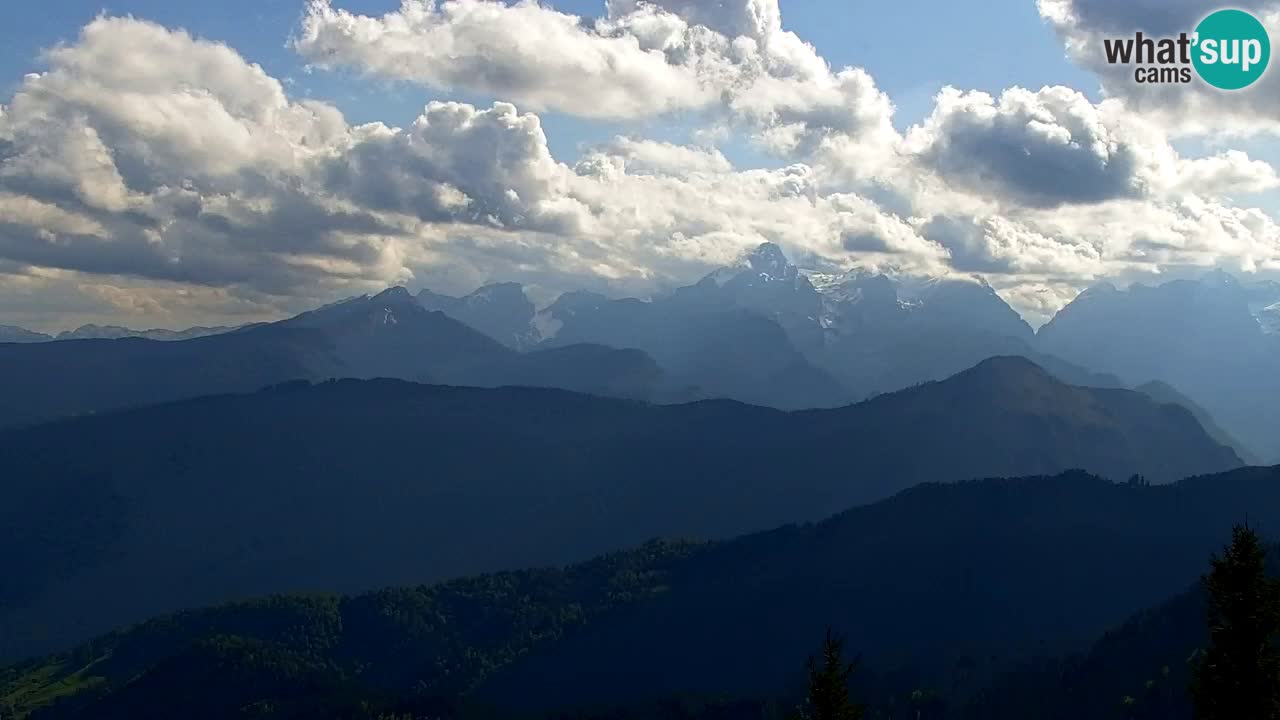 Koča na Golici Webcam (1582 m) – Slowenien