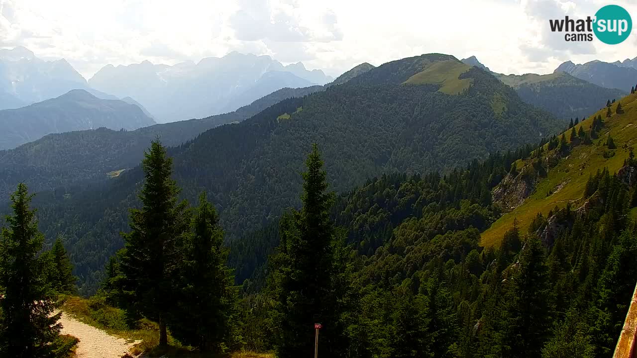 Koča na Golici Webcam (1582 m) – Slowenien