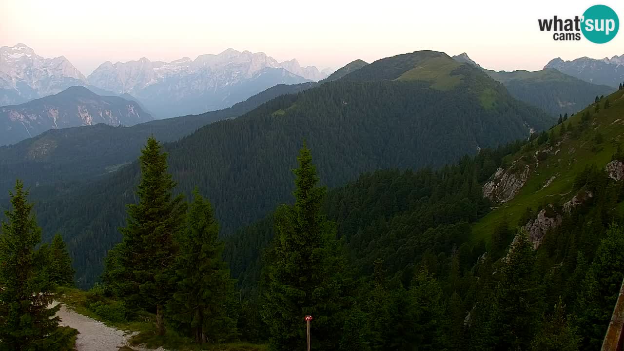 Spletna kamera Koča na Golici (1582 m) – Jesenice