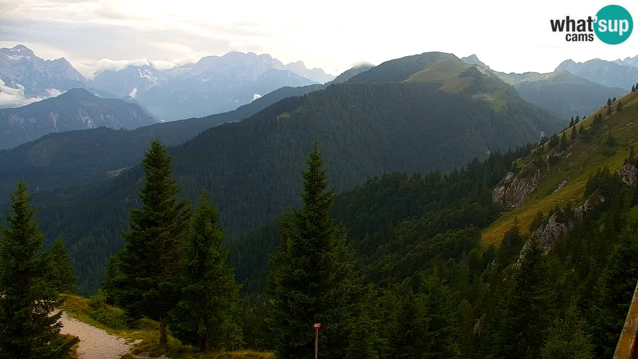 Spletna kamera Koča na Golici (1582 m) – Jesenice
