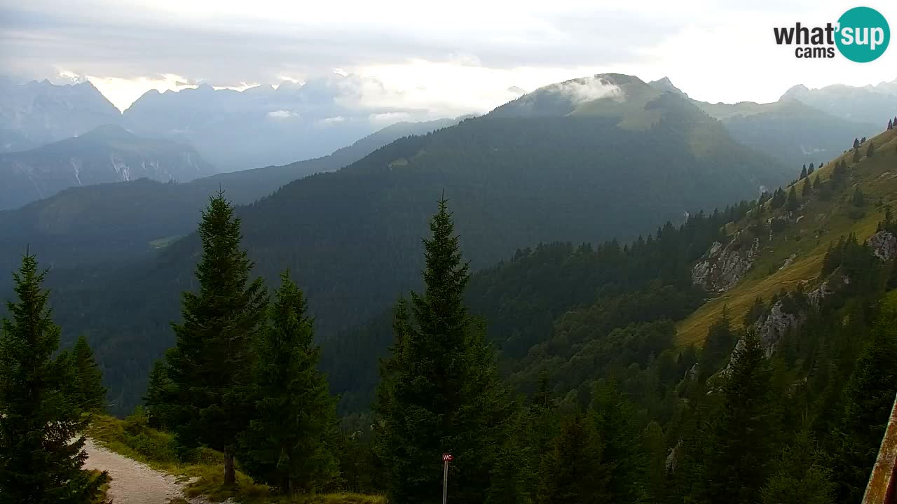 Web kamera Koča na Golici (1582 m) – Slovenija