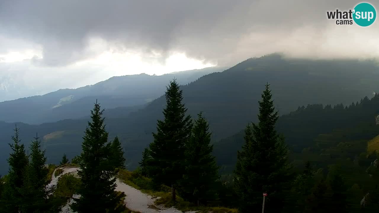 Koča na Golici Webcam (1582 m) – Slowenien