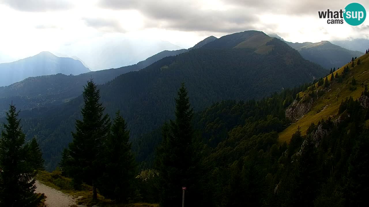 Spletna kamera Koča na Golici (1582 m) – Jesenice
