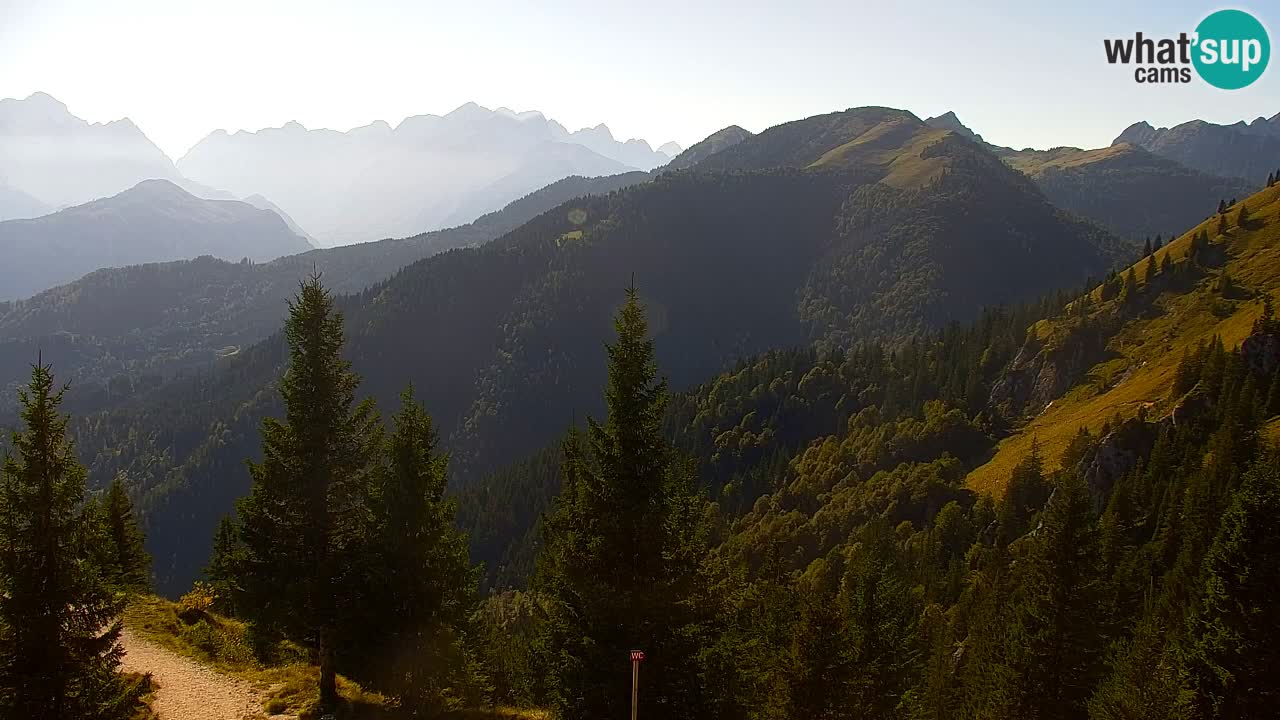 Koča na Golici Webcam (1582 m) – Slowenien