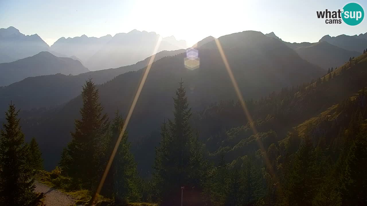 Spletna kamera Koča na Golici (1582 m) – Jesenice