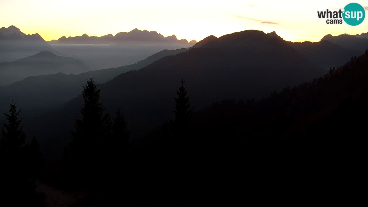 Koča na Golici Webcam (1582 m) – Slowenien