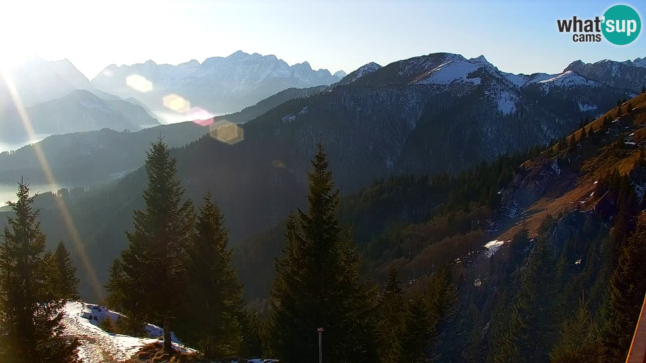 Spletna kamera Koča na Golici (1582 m) – Jesenice