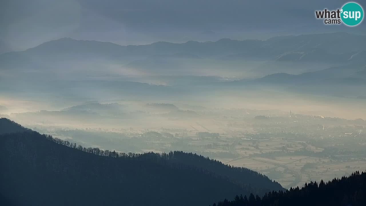 Spletna kamera Koča na Golici (1582 m) – Jesenice