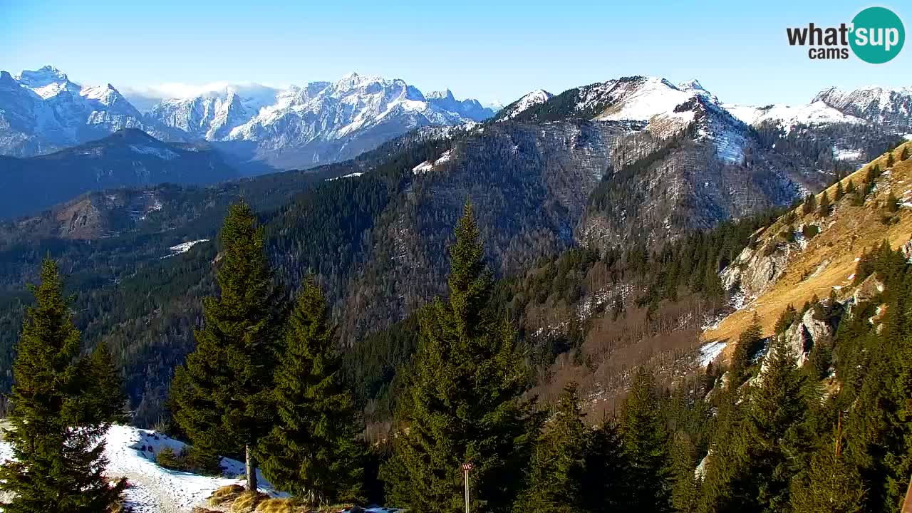 Spletna kamera Koča na Golici (1582 m) – Jesenice