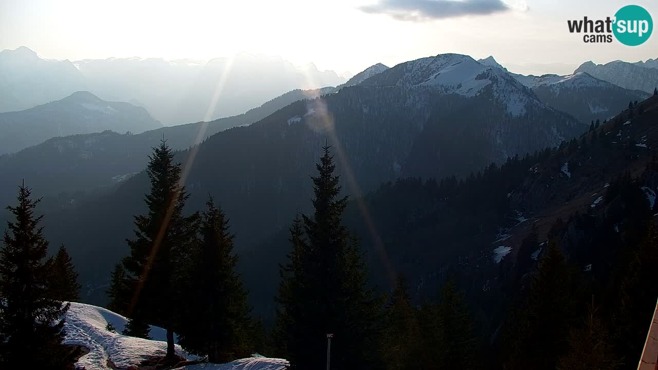 Web kamera Koča na Golici (1582 m) – Slovenija