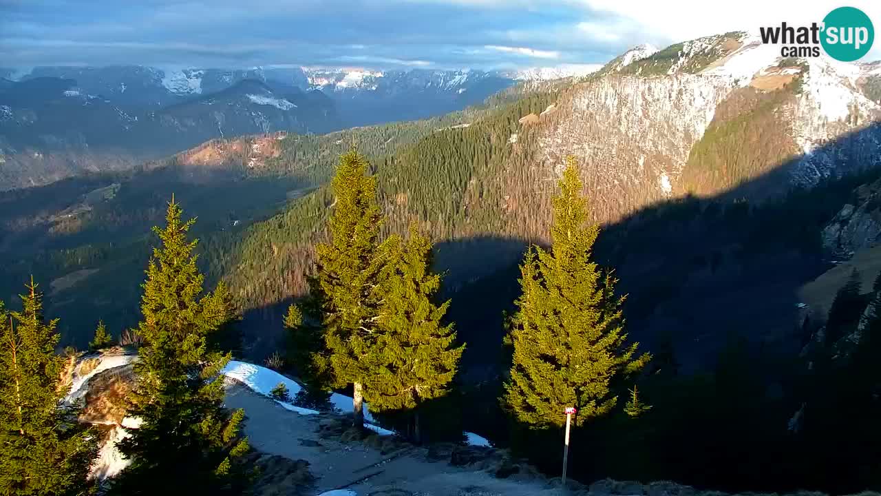 Spletna kamera Koča na Golici (1582 m) – Jesenice
