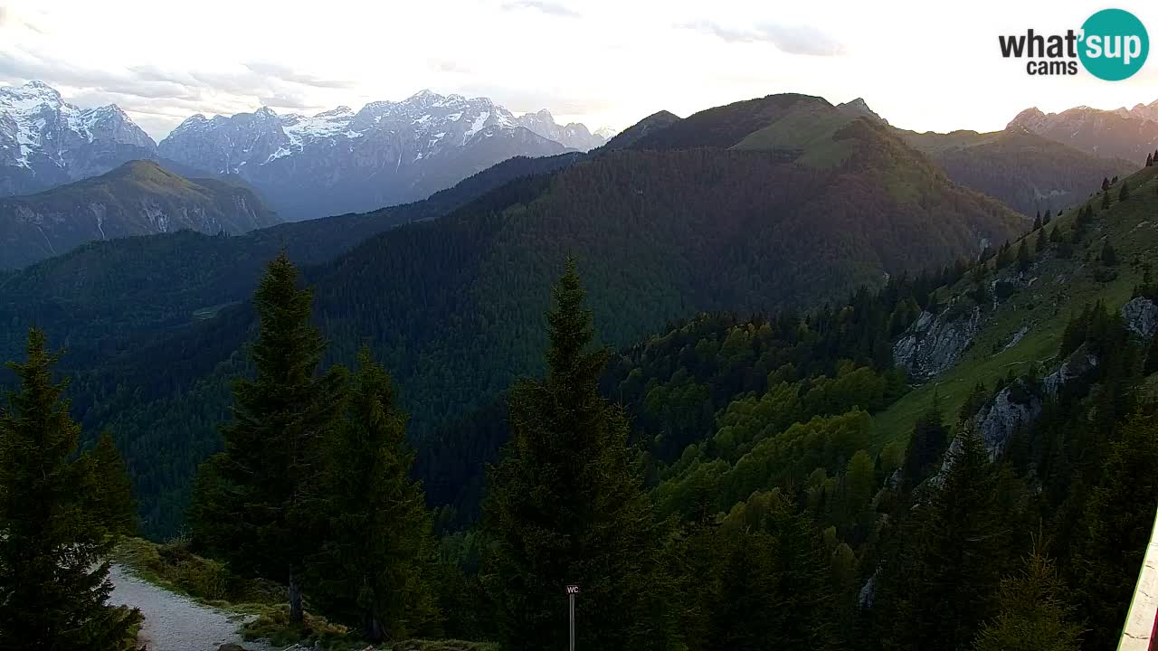 Koča na Golici Webcam (1582 m) – Slowenien