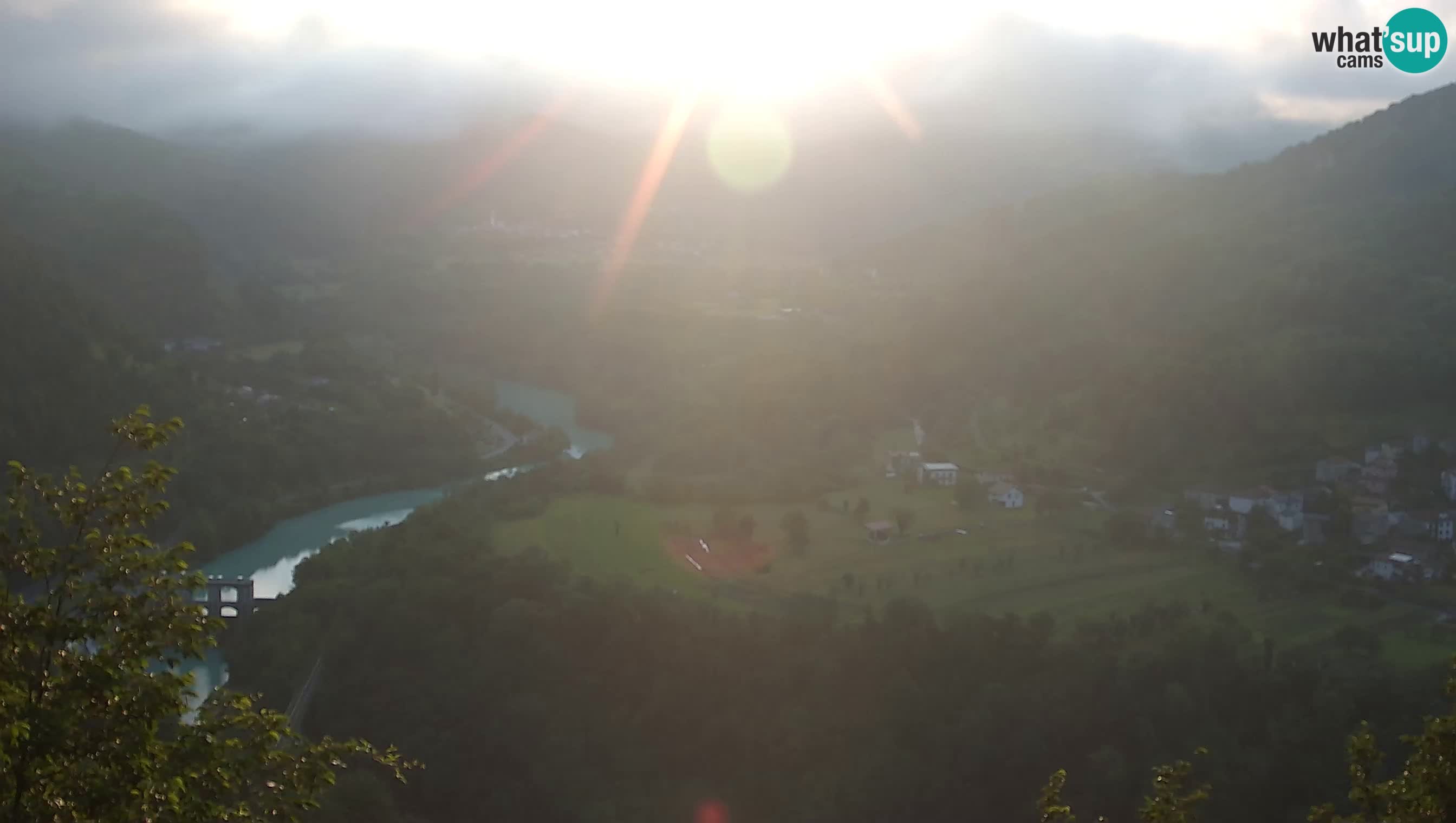 Web kamera Kanal ob Soči – Pogled na rijeku Soču, Ajbu, Bodrež i Ročinj