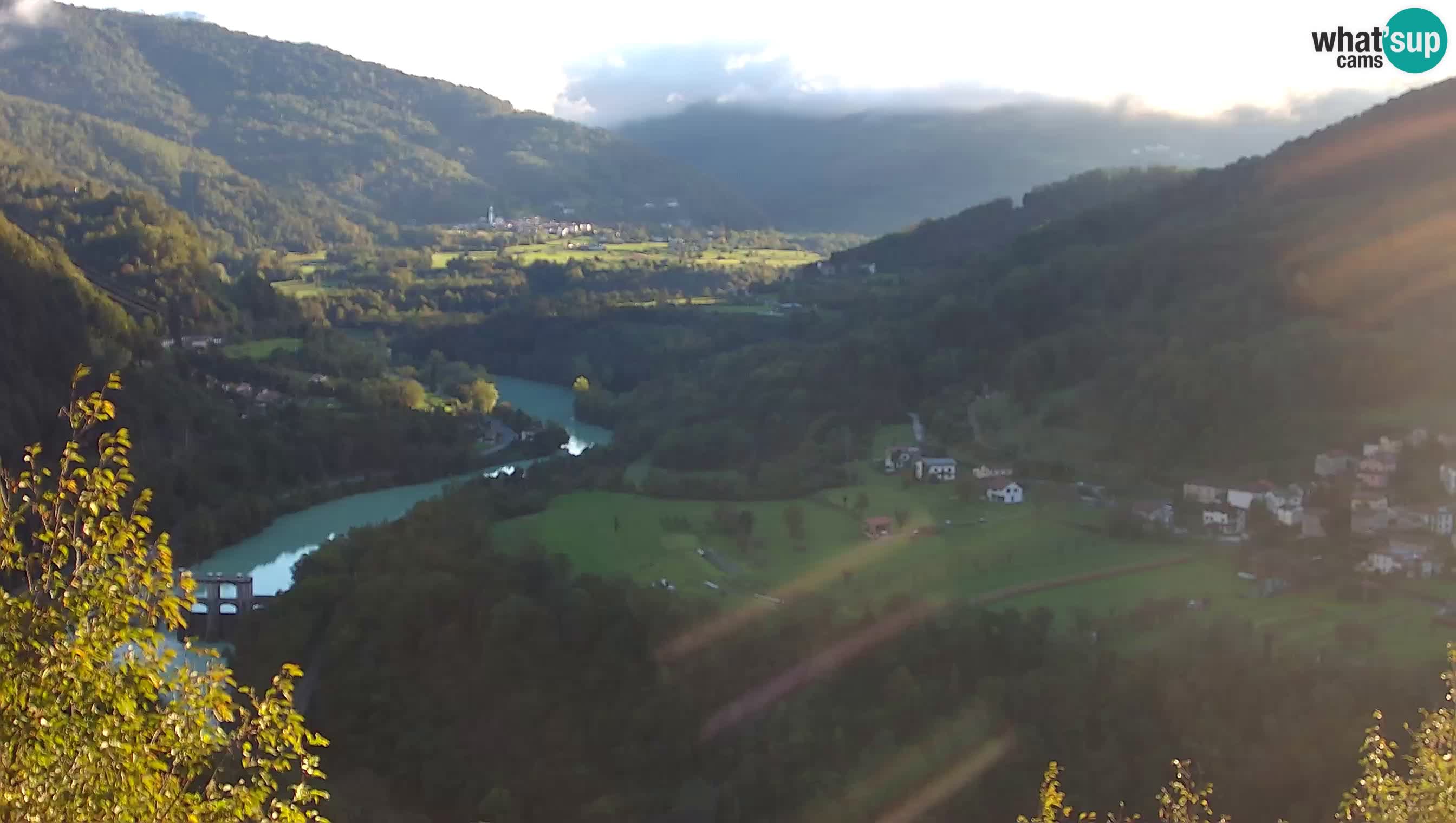 Camera en vivo Kanal ob Soči – Vue sur la rivière Soča, Ajba, Bodrež y Ročinj