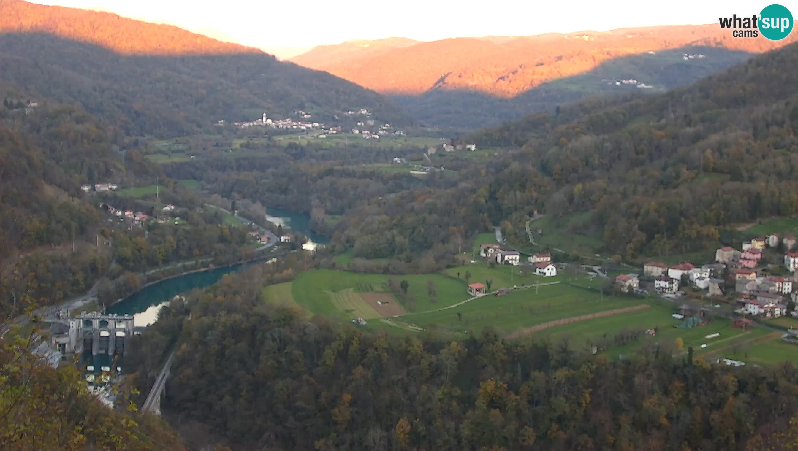 Camera en vivo Kanal ob Soči – Vue sur la rivière Soča, Ajba, Bodrež y Ročinj