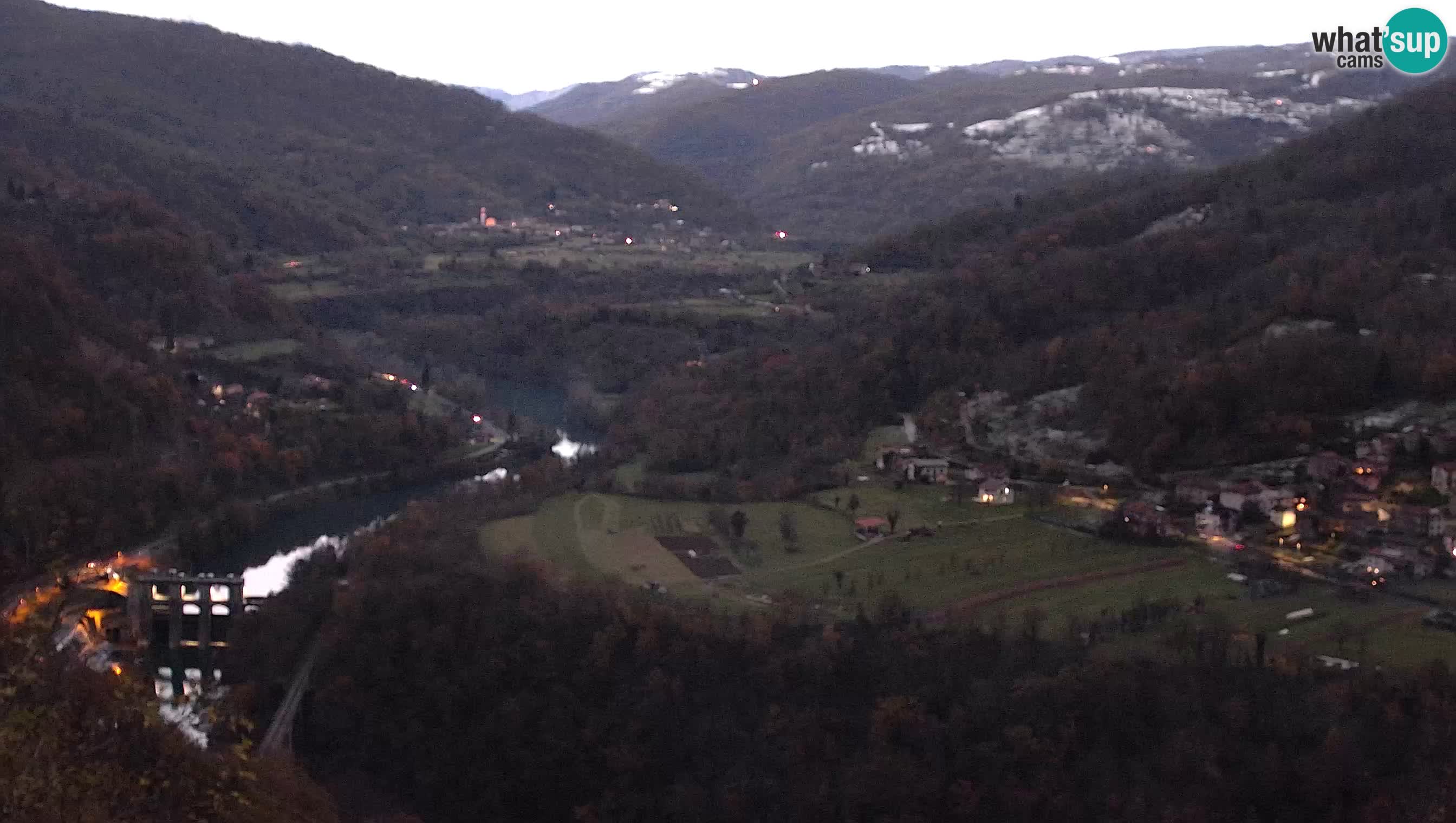 Camera en vivo Kanal ob Soči – Vue sur la rivière Soča, Ajba, Bodrež y Ročinj