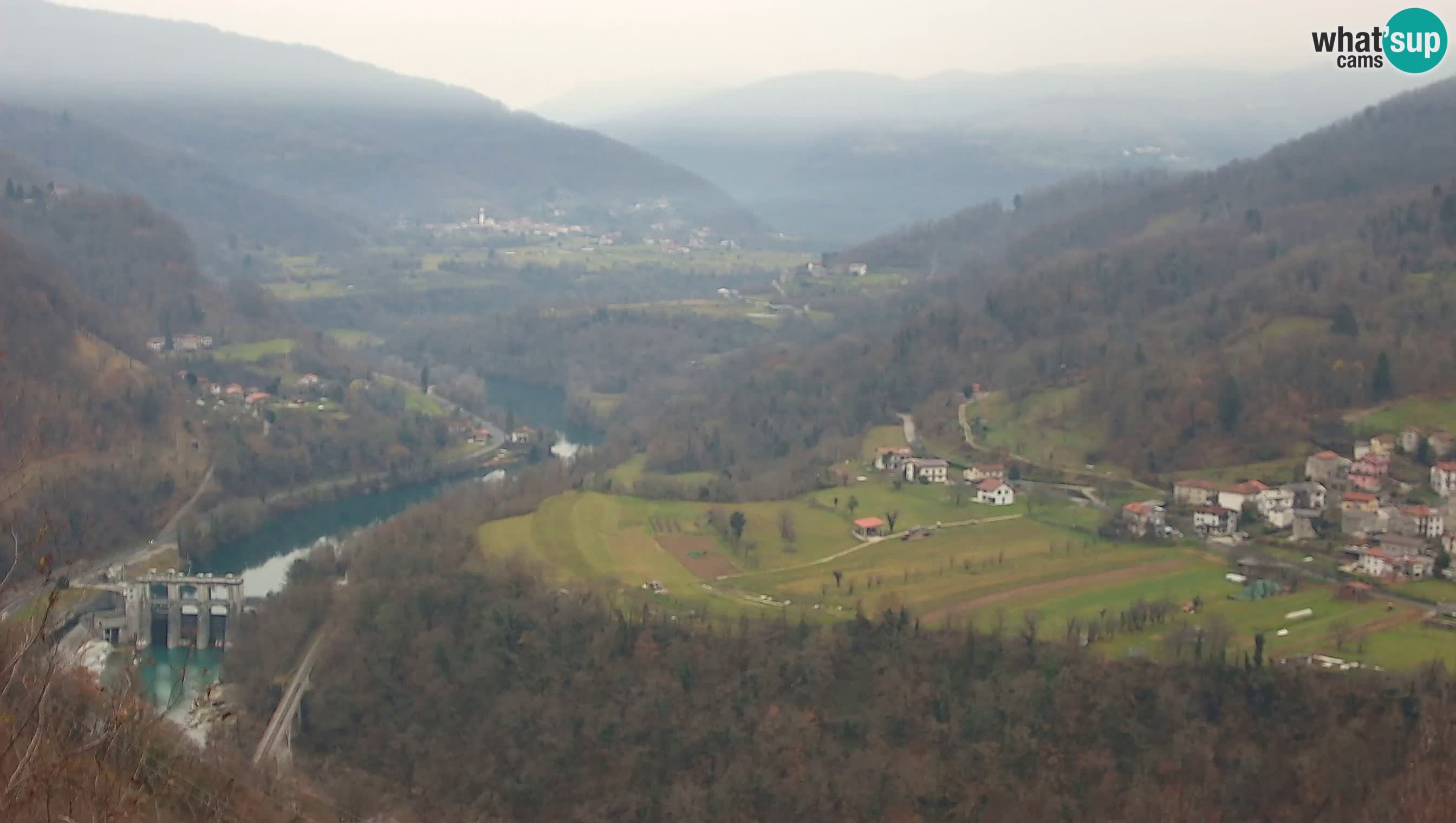 Spletna kamera Kanal ob Soči – pogled na Sočo, Ajbo, Bodrež in Ročinj