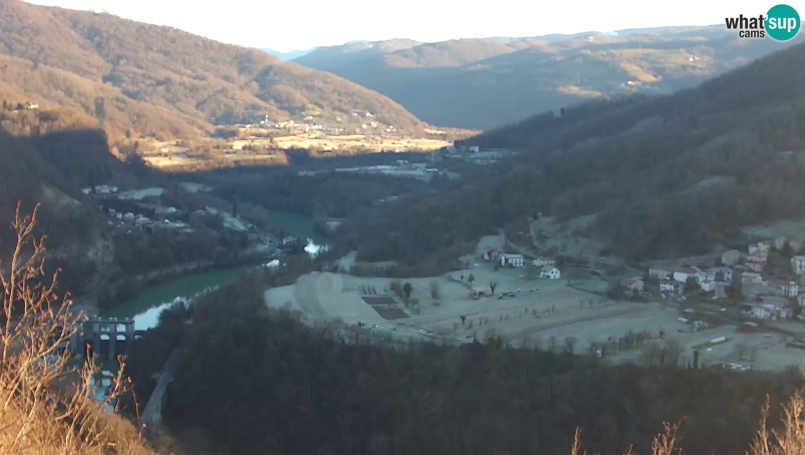 Camera en vivo Kanal ob Soči – Vue sur la rivière Soča, Ajba, Bodrež y Ročinj