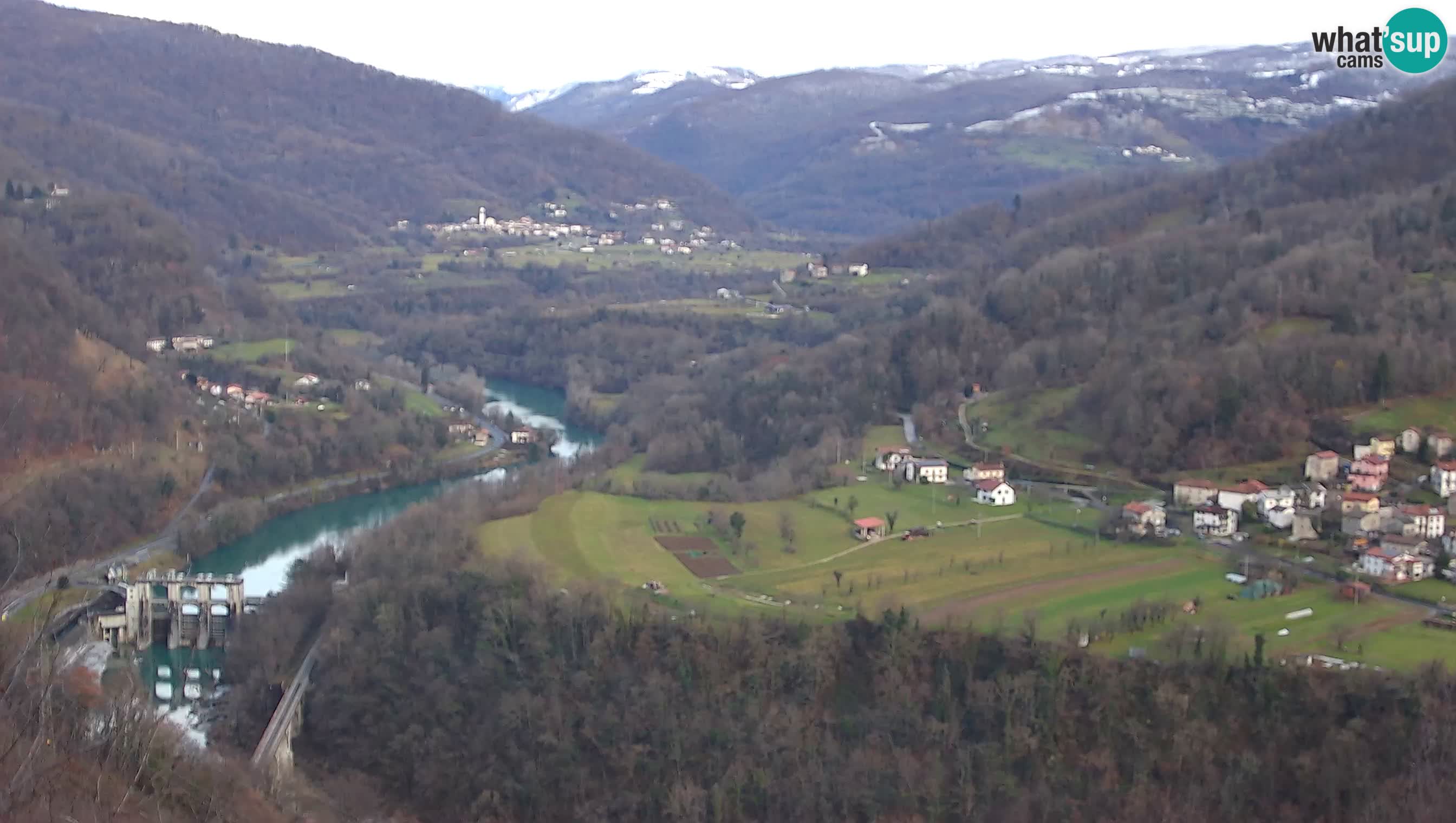 Web kamera Kanal ob Soči – Pogled na rijeku Soču, Ajbu, Bodrež i Ročinj