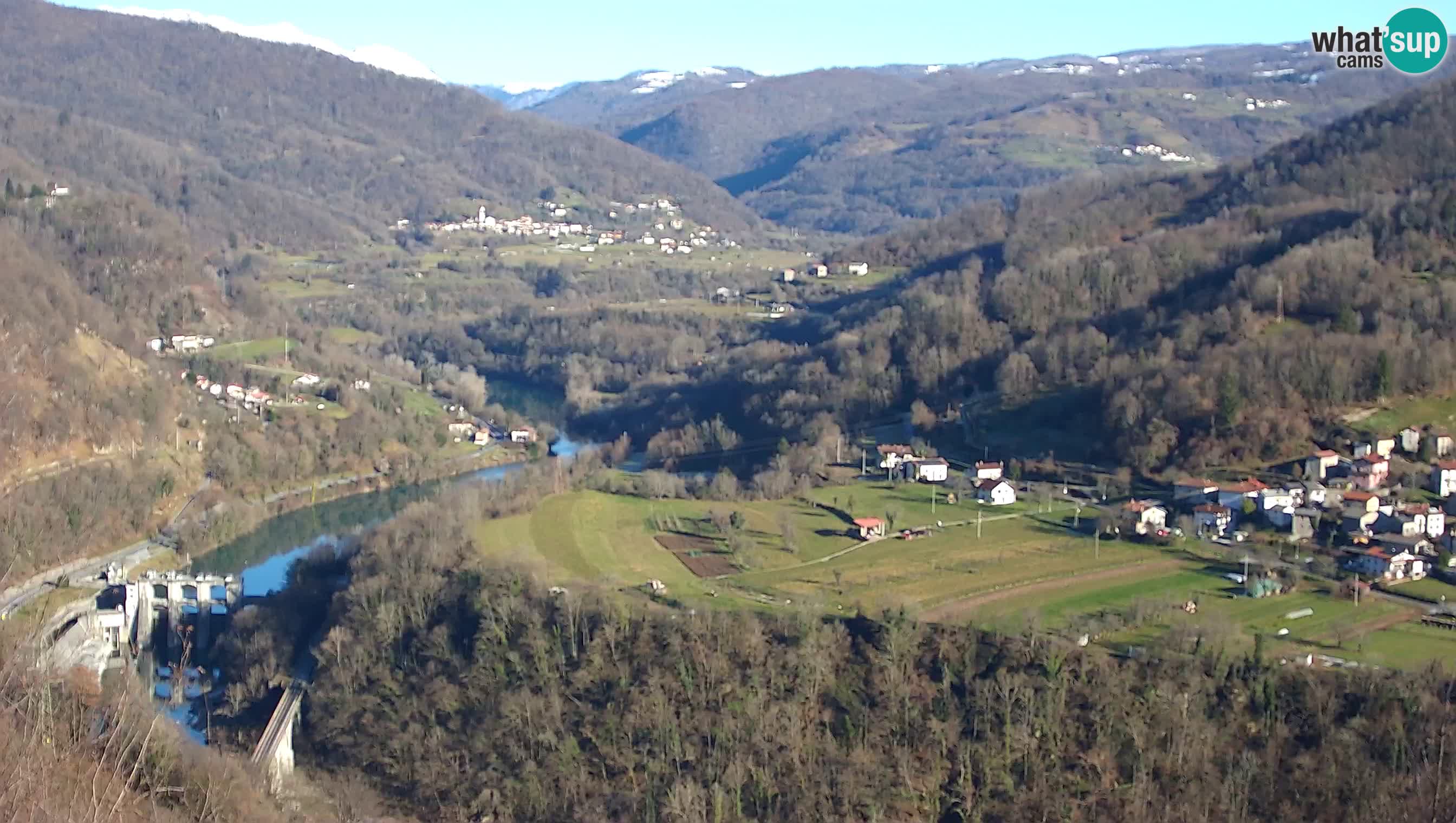 Camera en vivo Kanal ob Soči – Vue sur la rivière Soča, Ajba, Bodrež y Ročinj