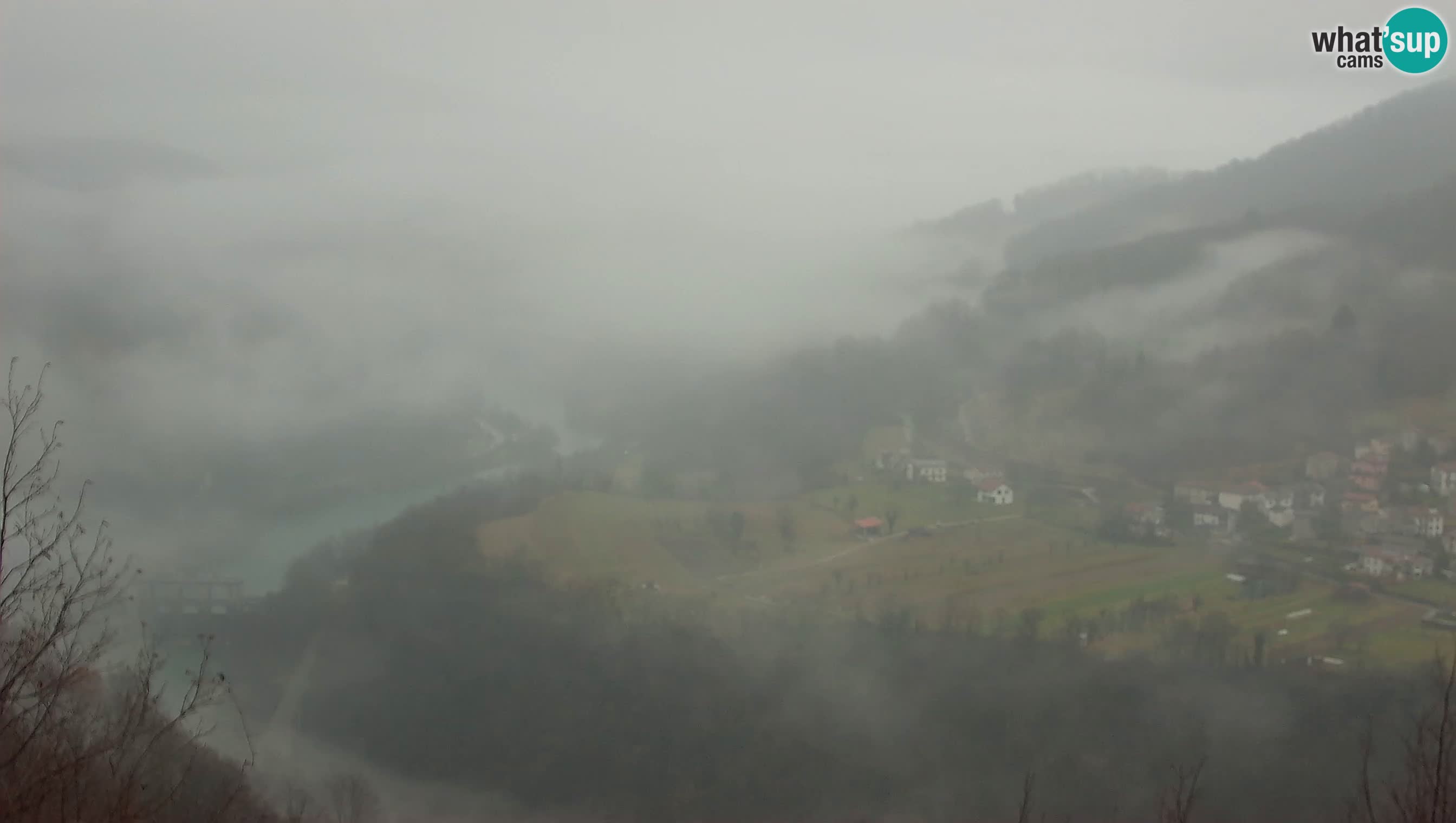 Camera en vivo Kanal ob Soči – Vue sur la rivière Soča, Ajba, Bodrež y Ročinj