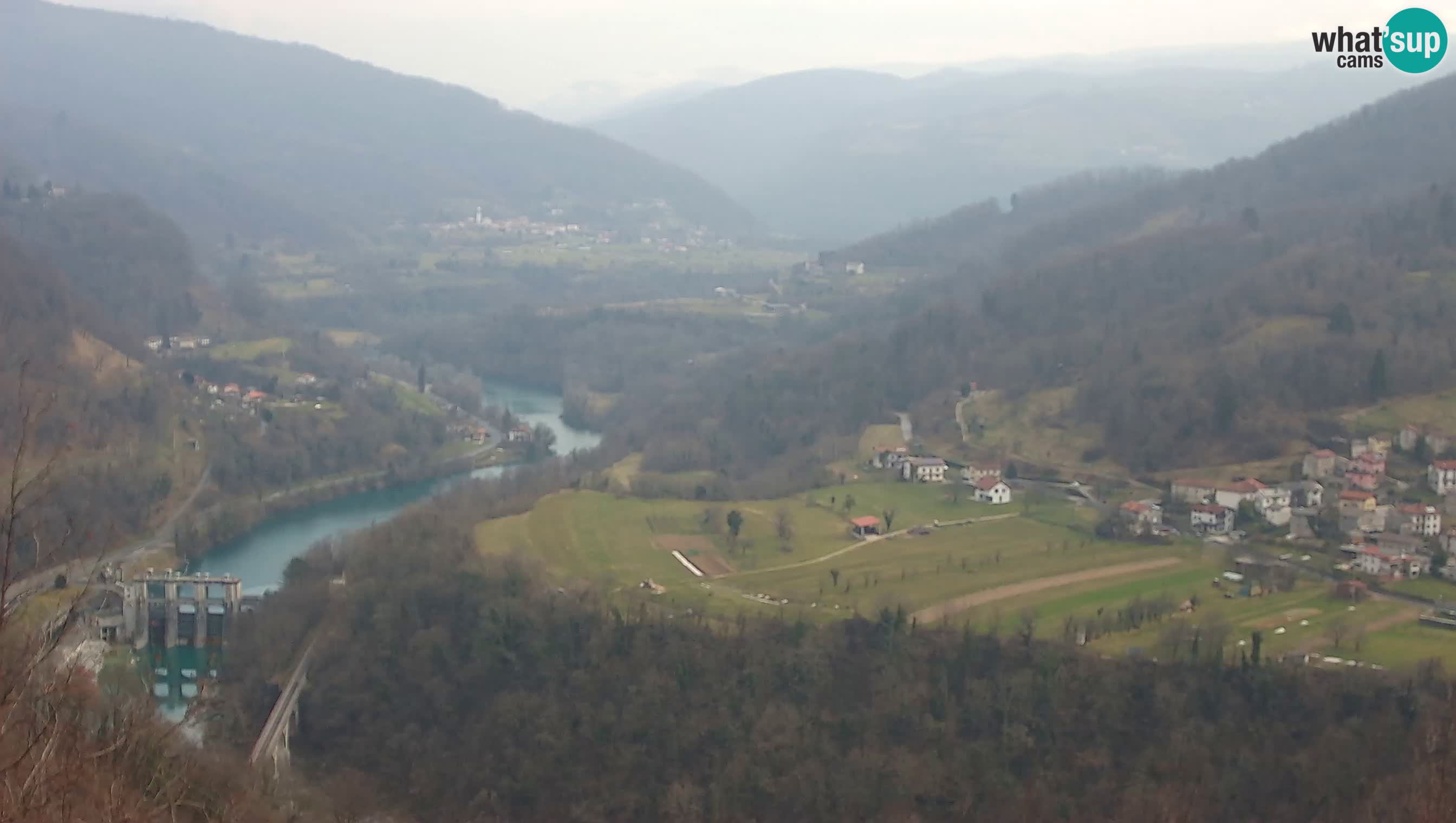 Spletna kamera Kanal ob Soči – pogled na Sočo, Ajbo, Bodrež in Ročinj