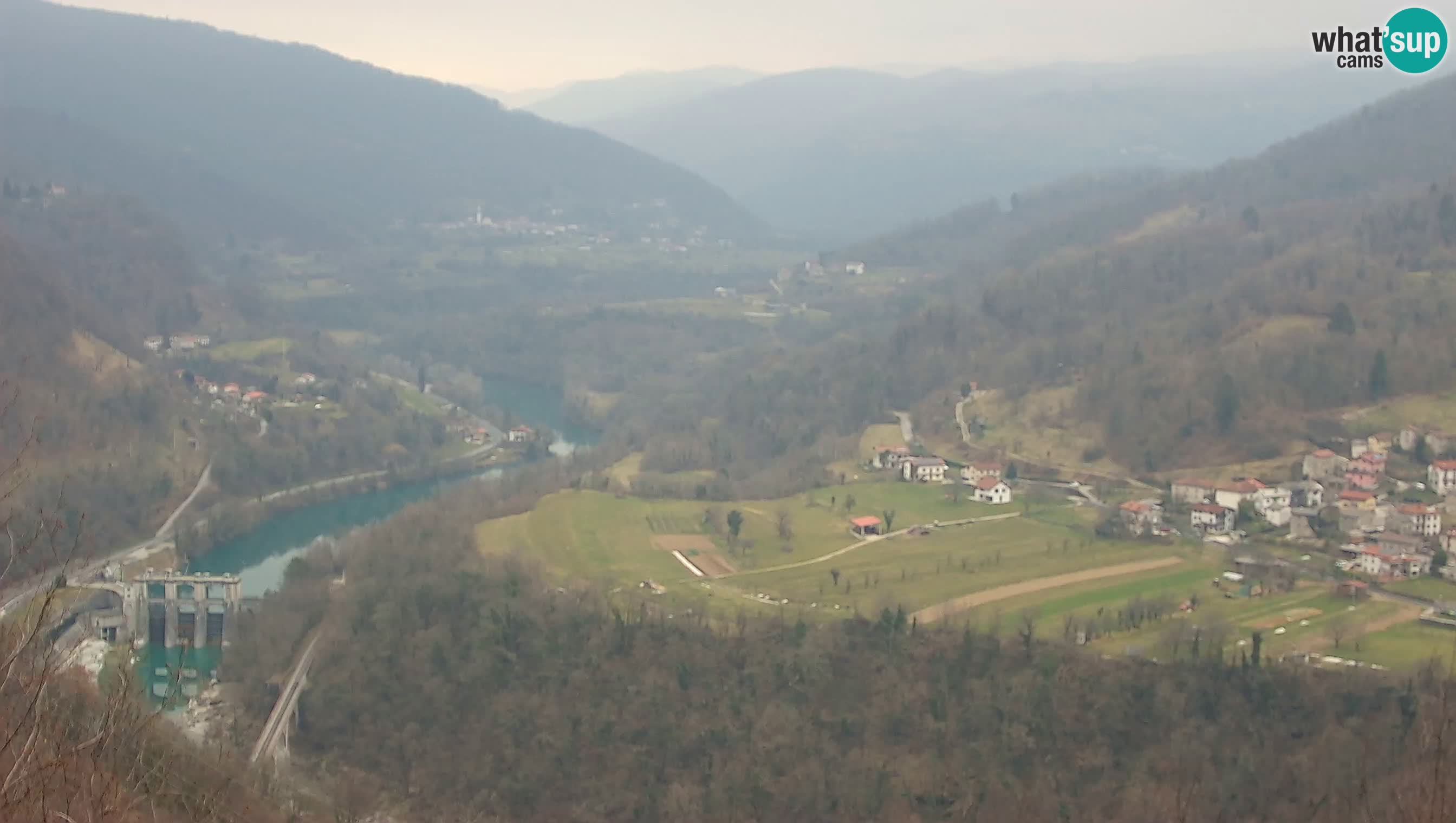 Camera en vivo Kanal ob Soči – Vue sur la rivière Soča, Ajba, Bodrež y Ročinj