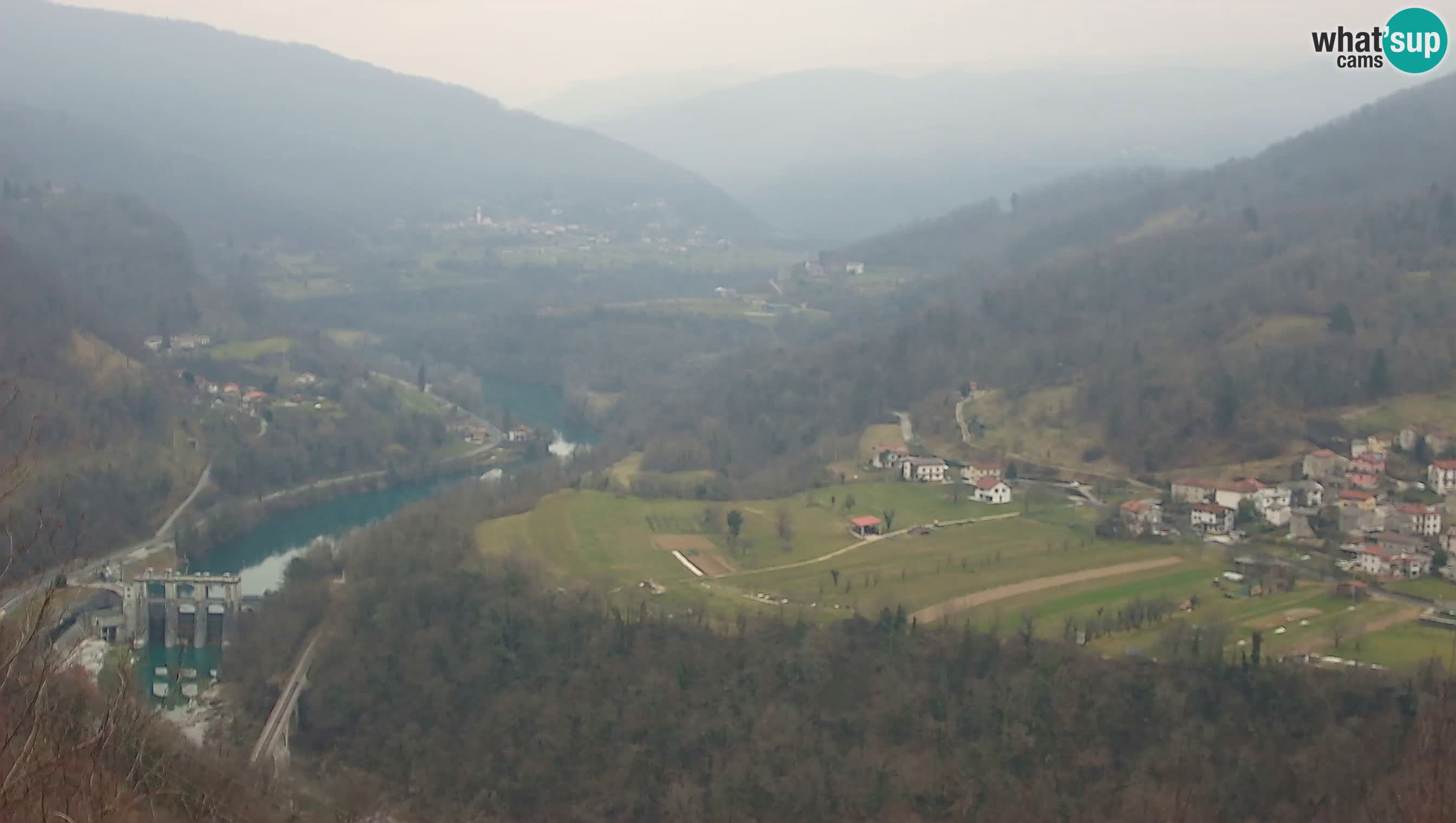 Camera en vivo Kanal ob Soči – Vue sur la rivière Soča, Ajba, Bodrež y Ročinj