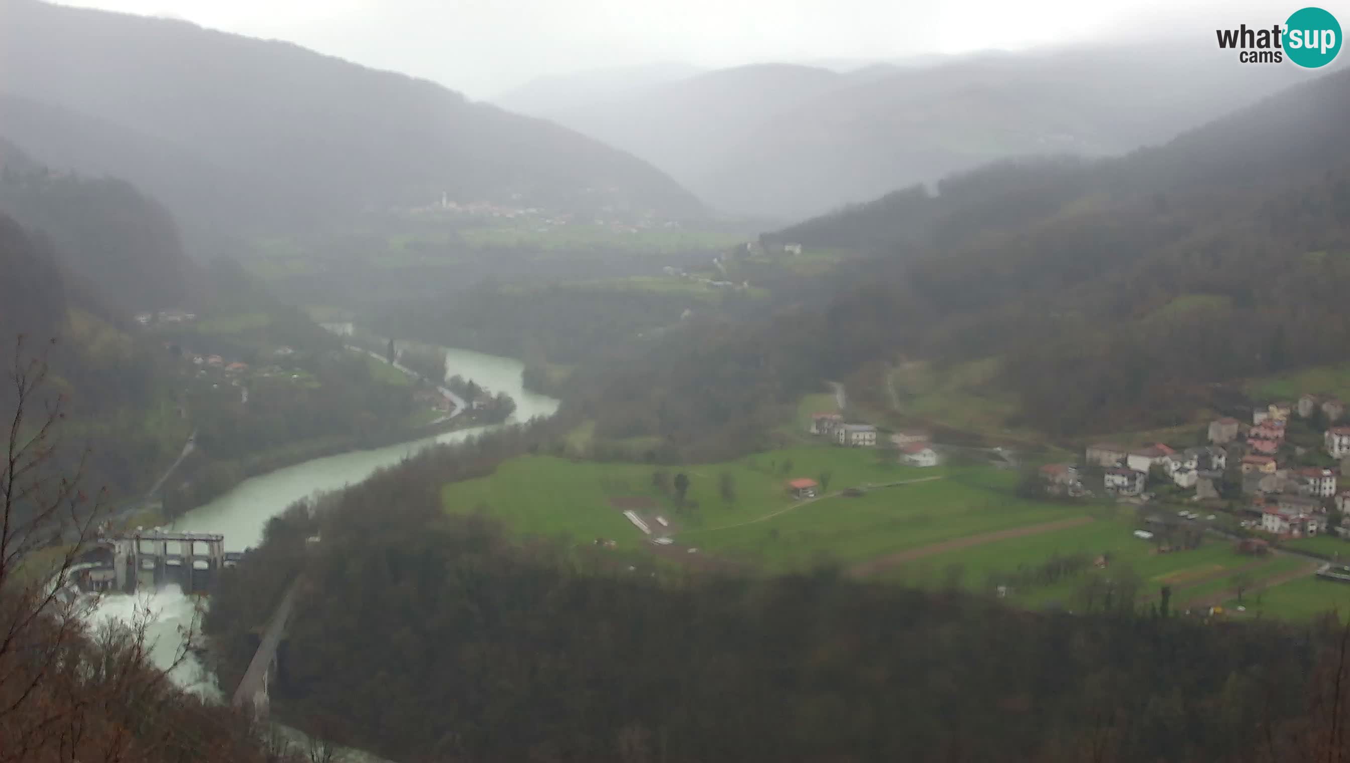 Camera en vivo Kanal ob Soči – Vue sur la rivière Soča, Ajba, Bodrež y Ročinj