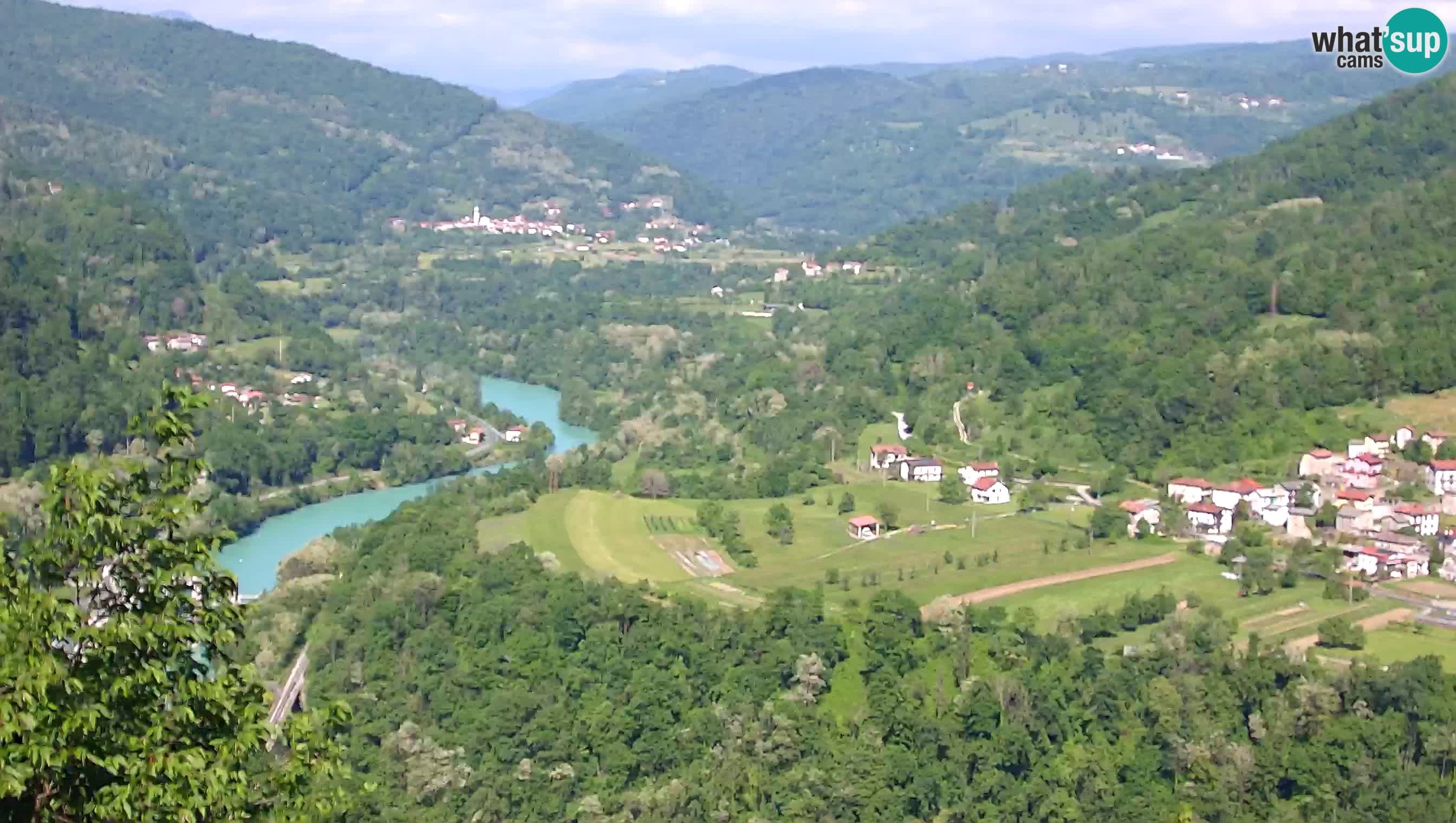 Web kamera Kanal ob Soči – Pogled na rijeku Soču, Ajbu, Bodrež i Ročinj
