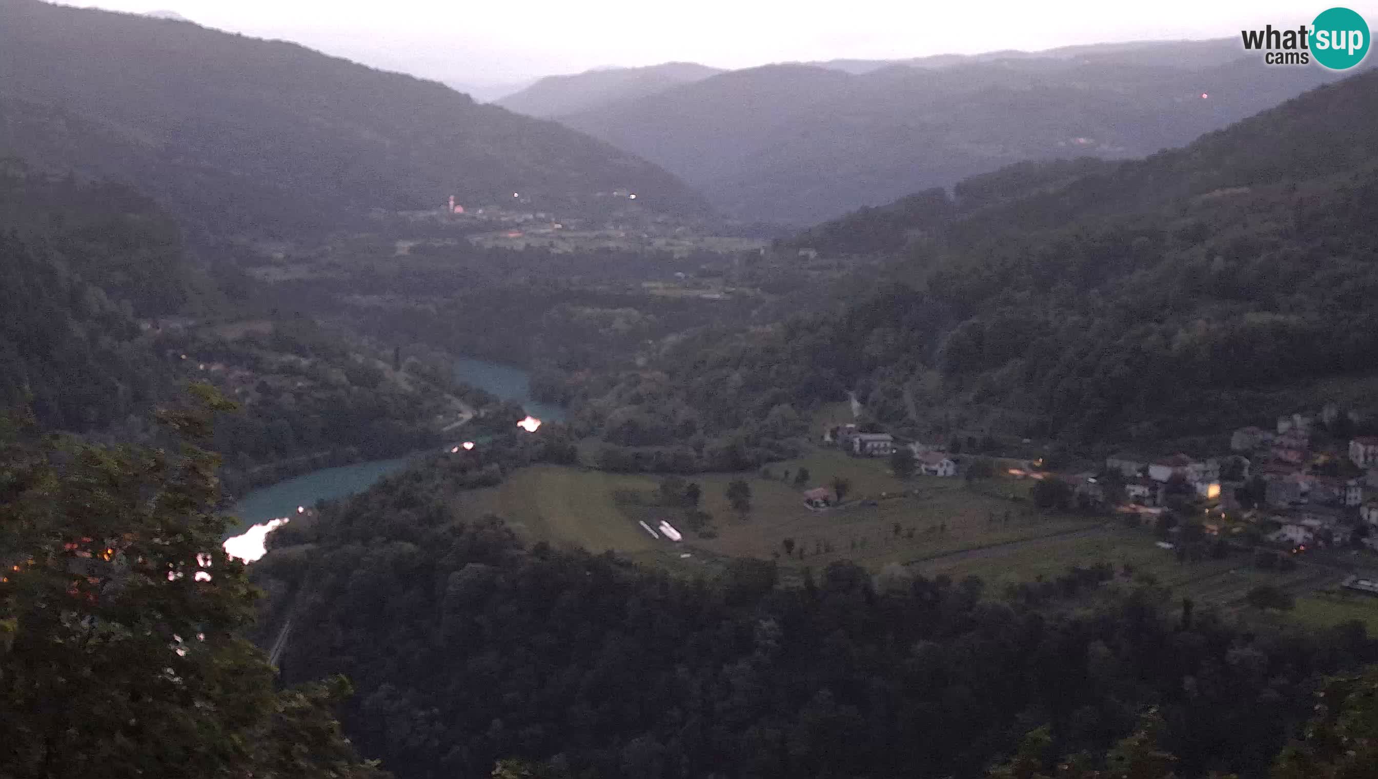 Web kamera Kanal ob Soči – Pogled na rijeku Soču, Ajbu, Bodrež i Ročinj