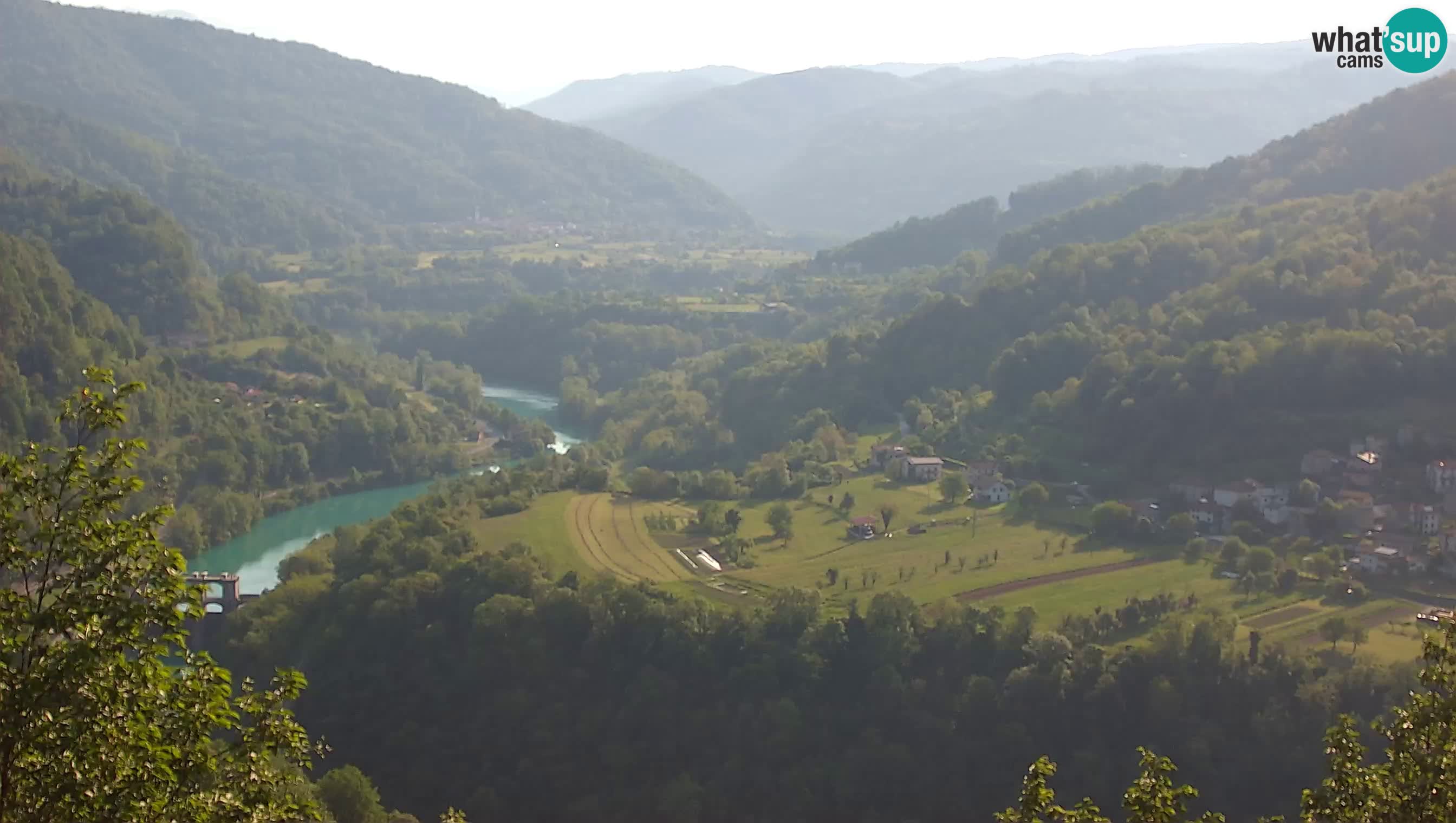 Spletna kamera Kanal ob Soči – pogled na Sočo, Ajbo, Bodrež in Ročinj